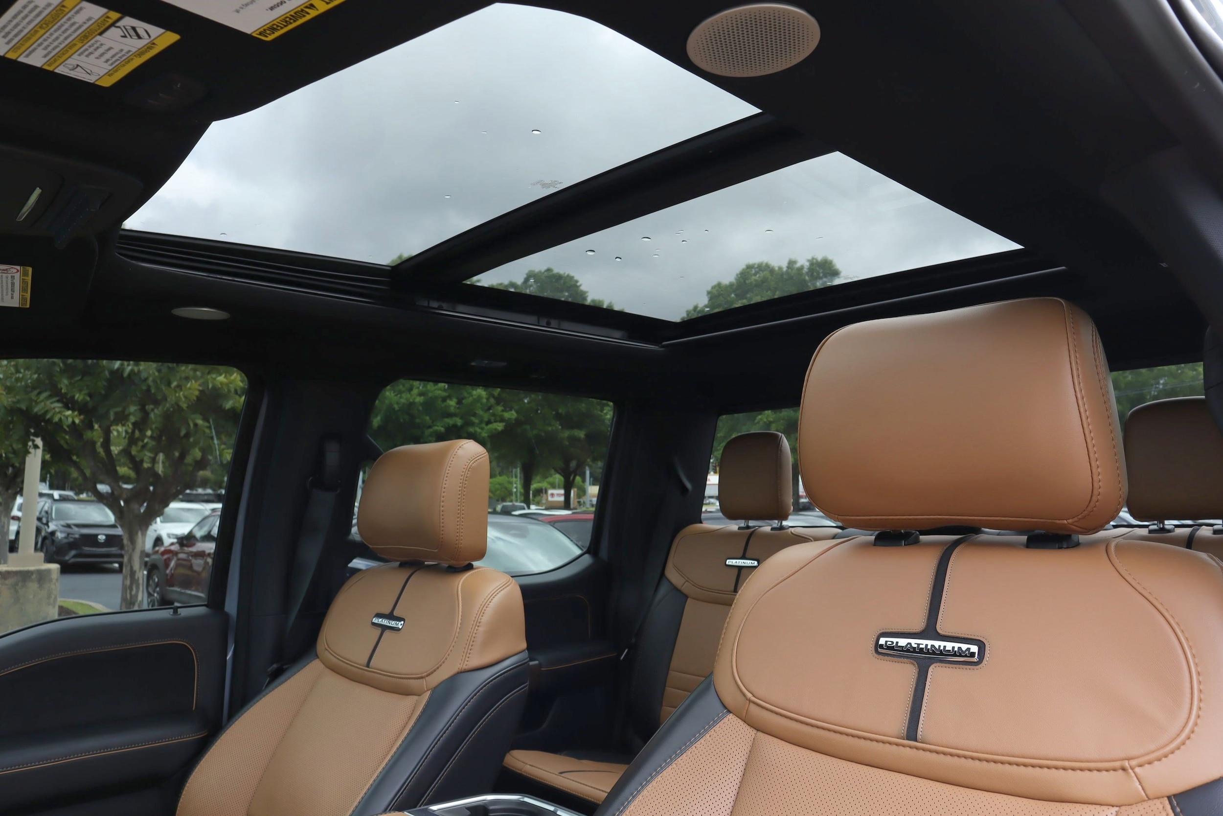 2024 Ford Super Duty F-450 DRW Platinum photo 3