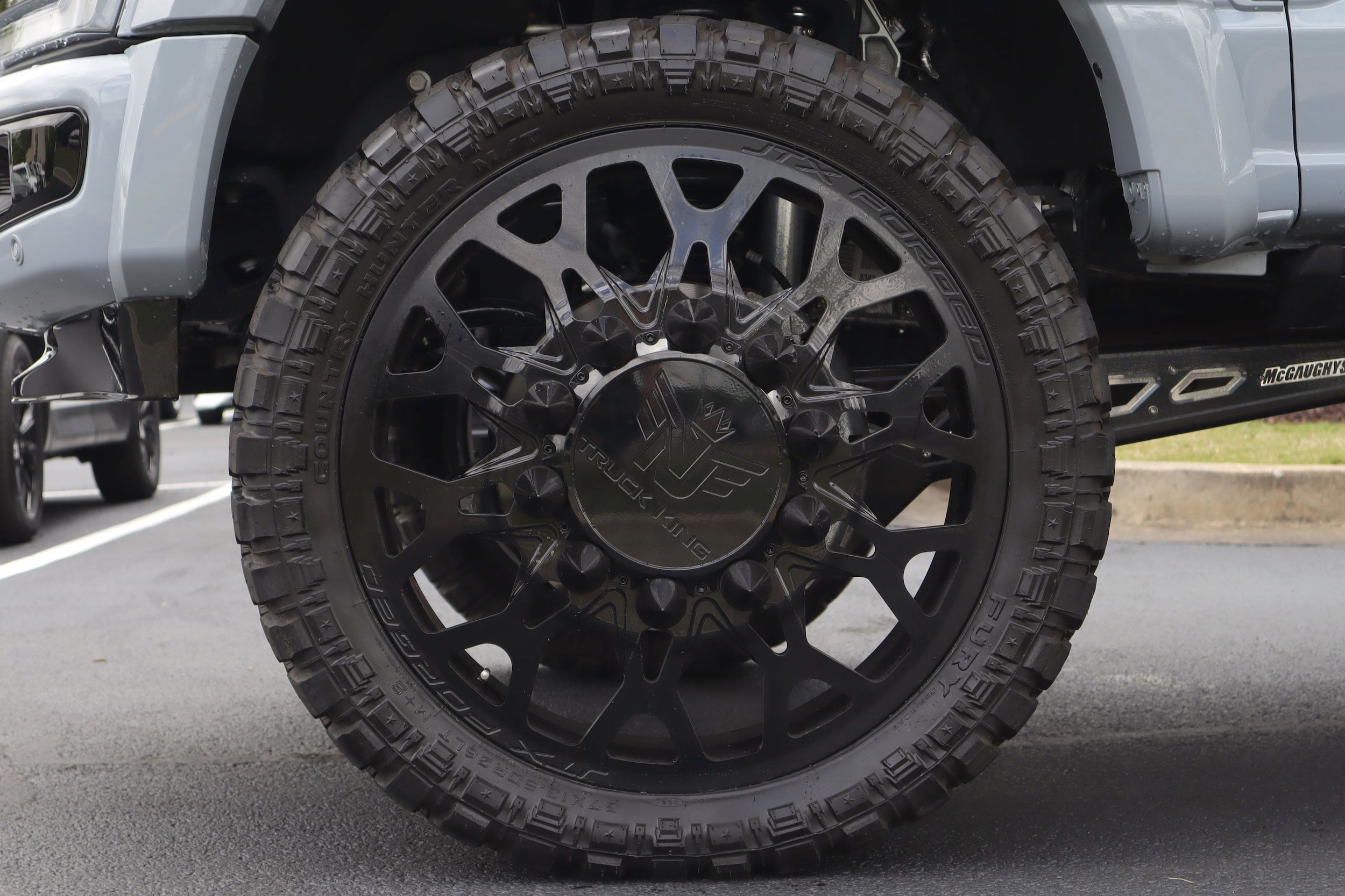 2024 Ford Super Duty F-450 DRW Platinum photo 5