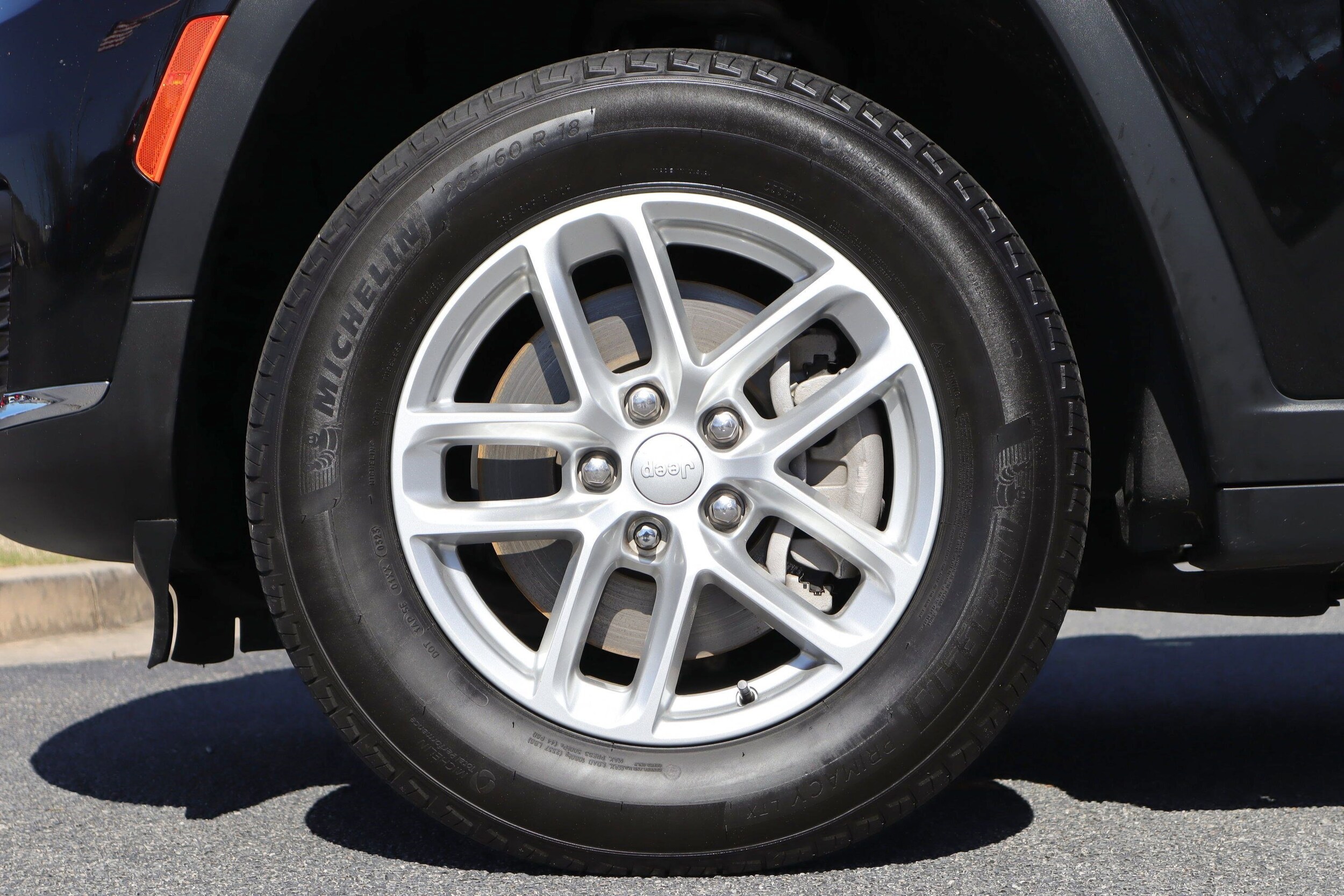 2023 Jeep Grand Cherokee L Laredo photo 5