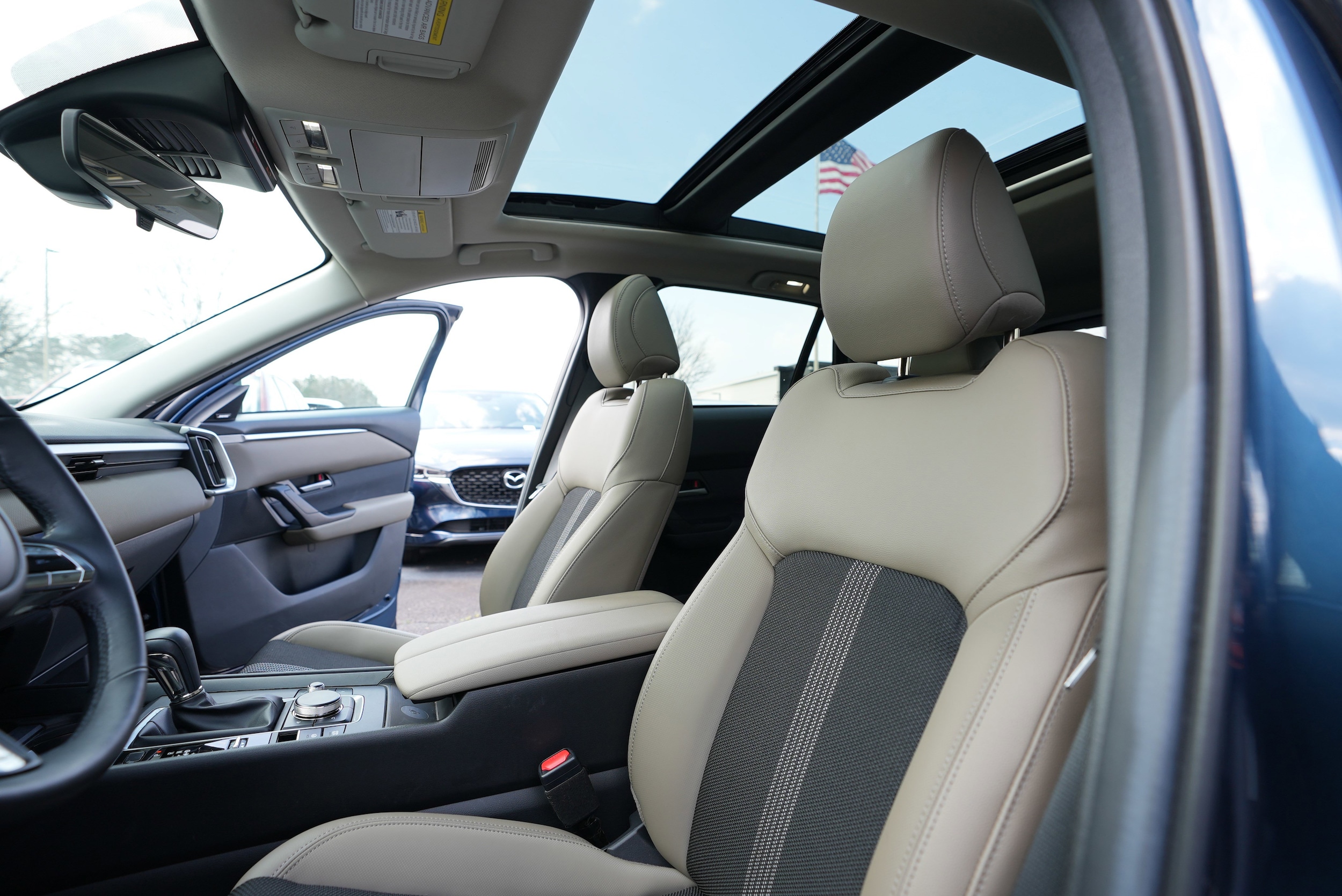 2025 Mazda CX-50 2.5 S Premium Package photo 3