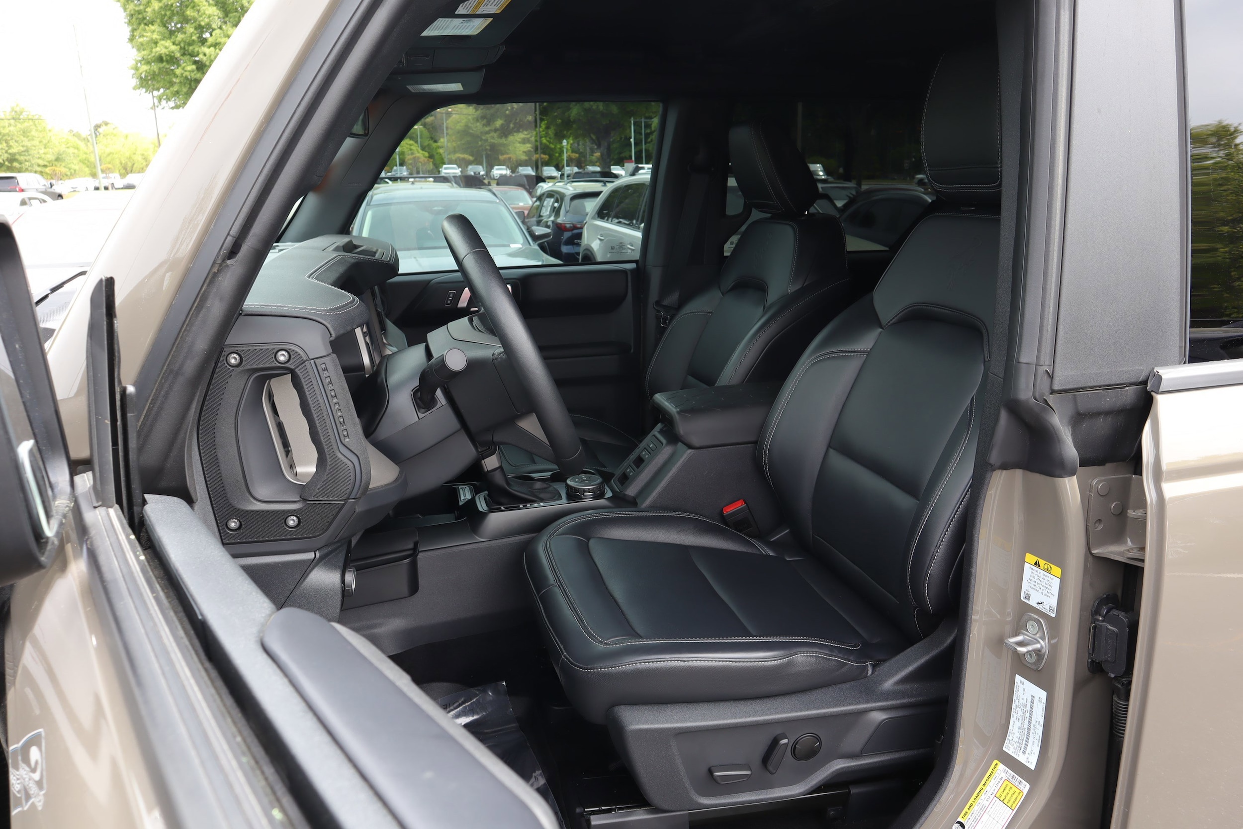 2025 Ford Bronco Outer Banks photo 3