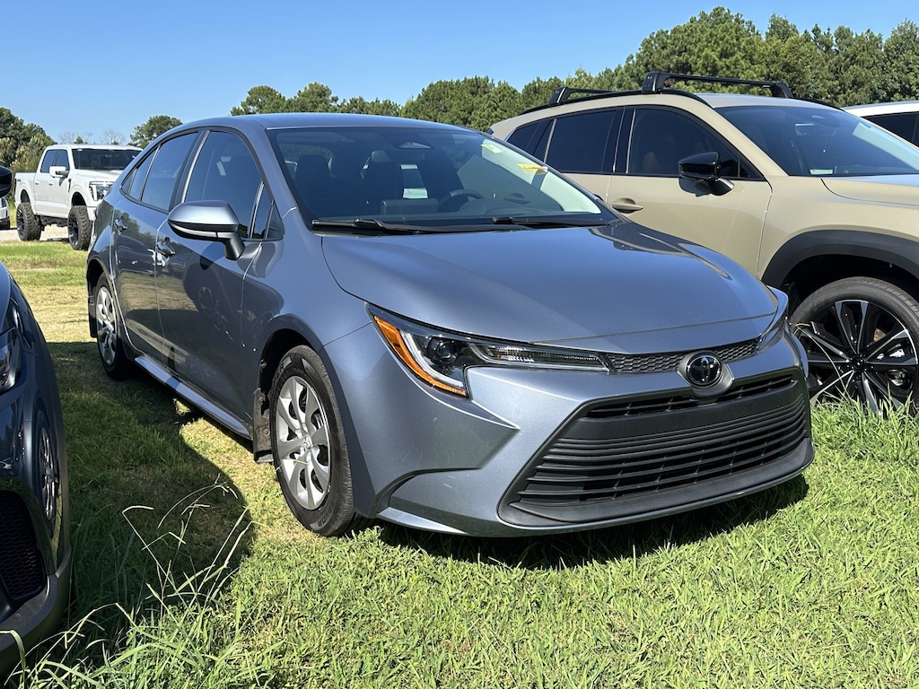 Used 2025 Toyota Corolla LE Sedan