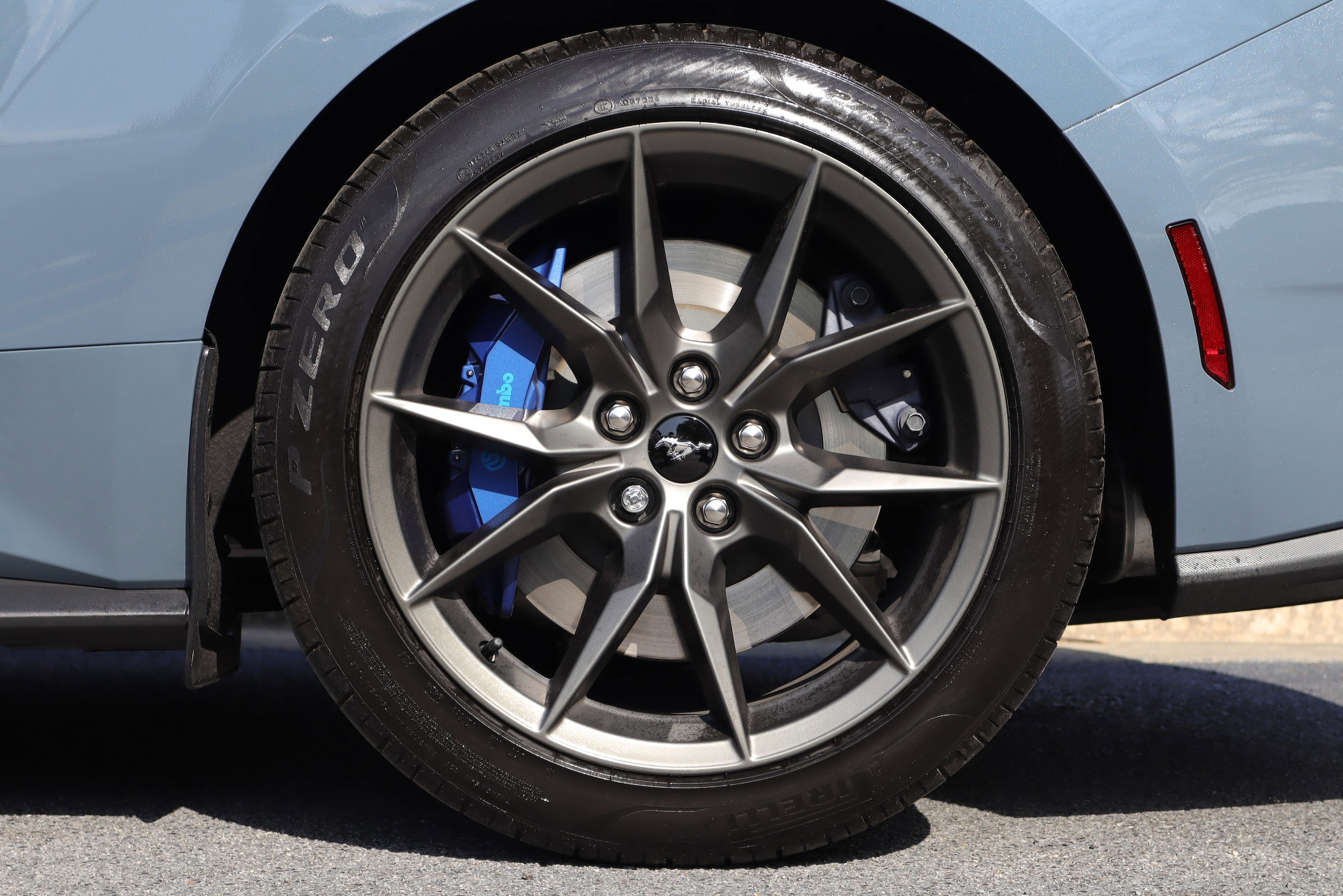 2025 Ford Mustang Dark Horse photo 4