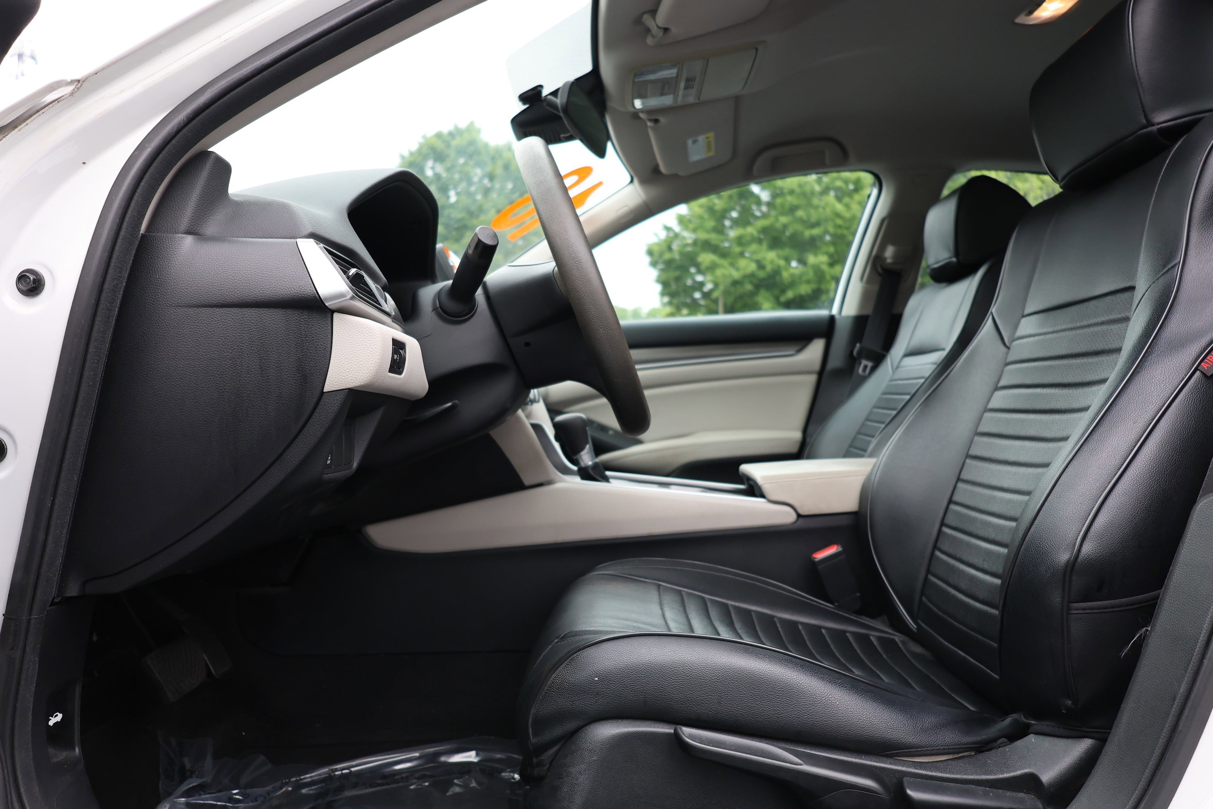 2018 Honda Accord LX 1.5T photo 6