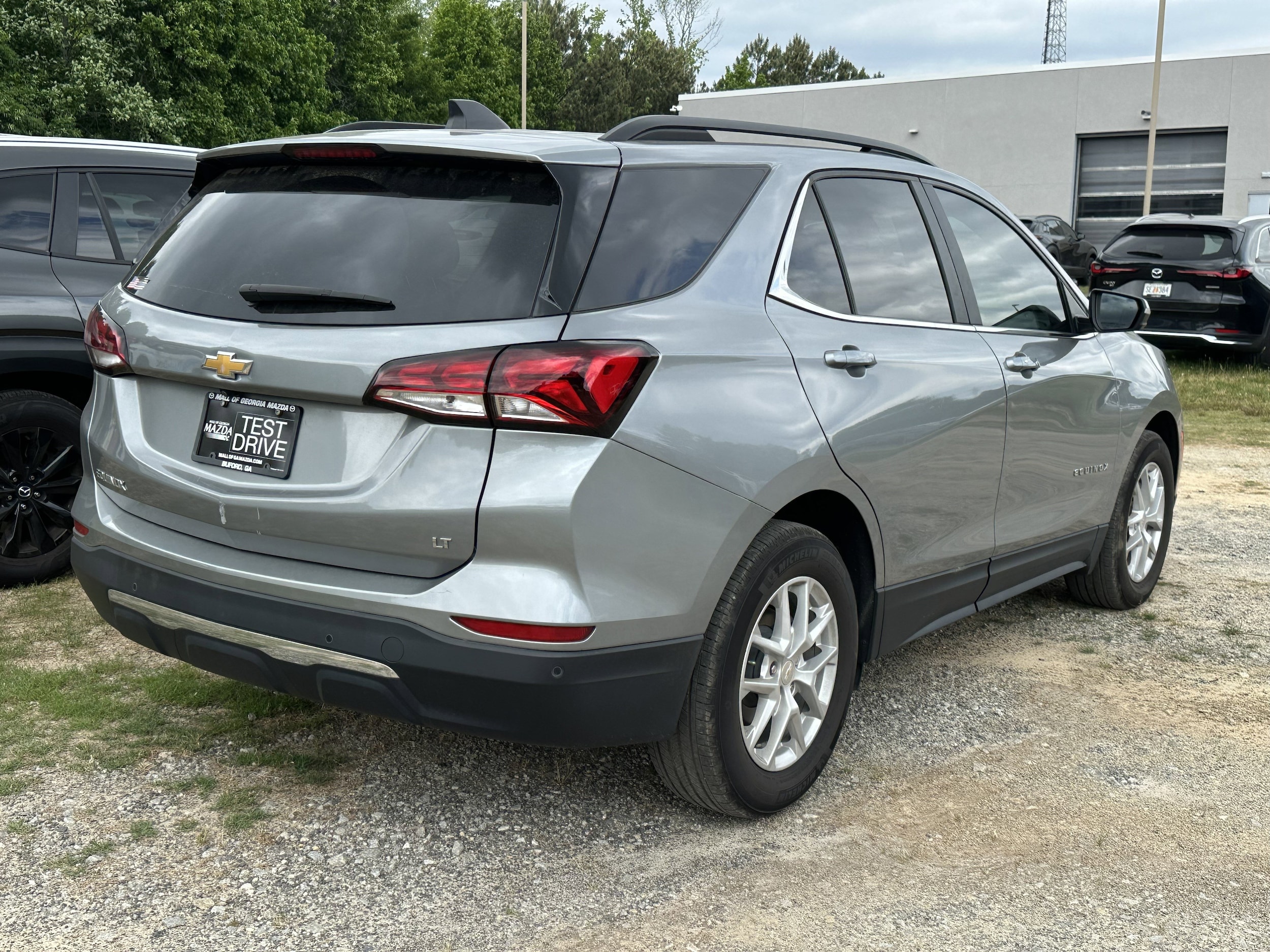 2024 Chevrolet Equinox LT photo 3