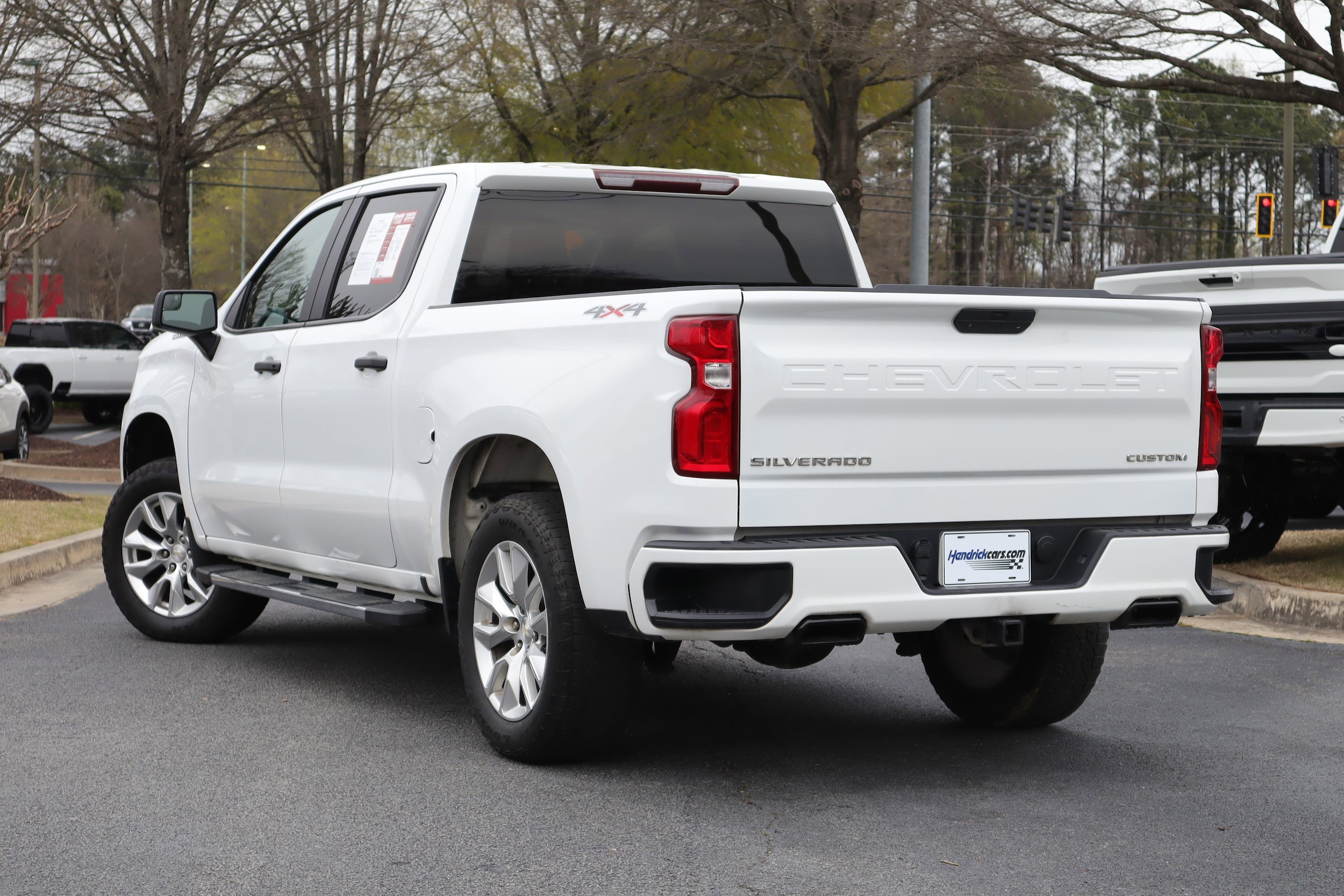 2019 Chevrolet Silverado 1500 Custom photo 2
