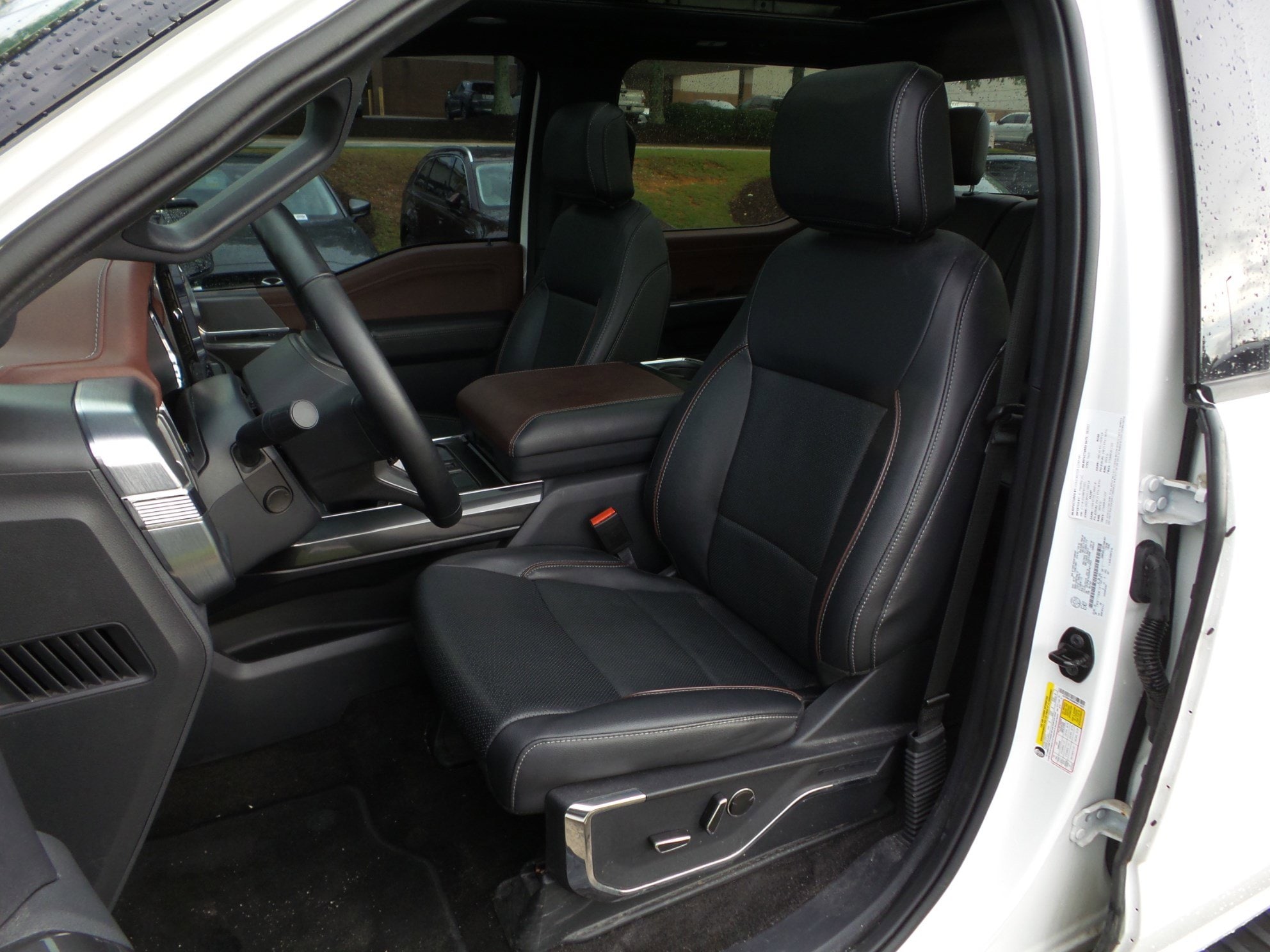 2022 Ford F-150 LARIAT photo 6
