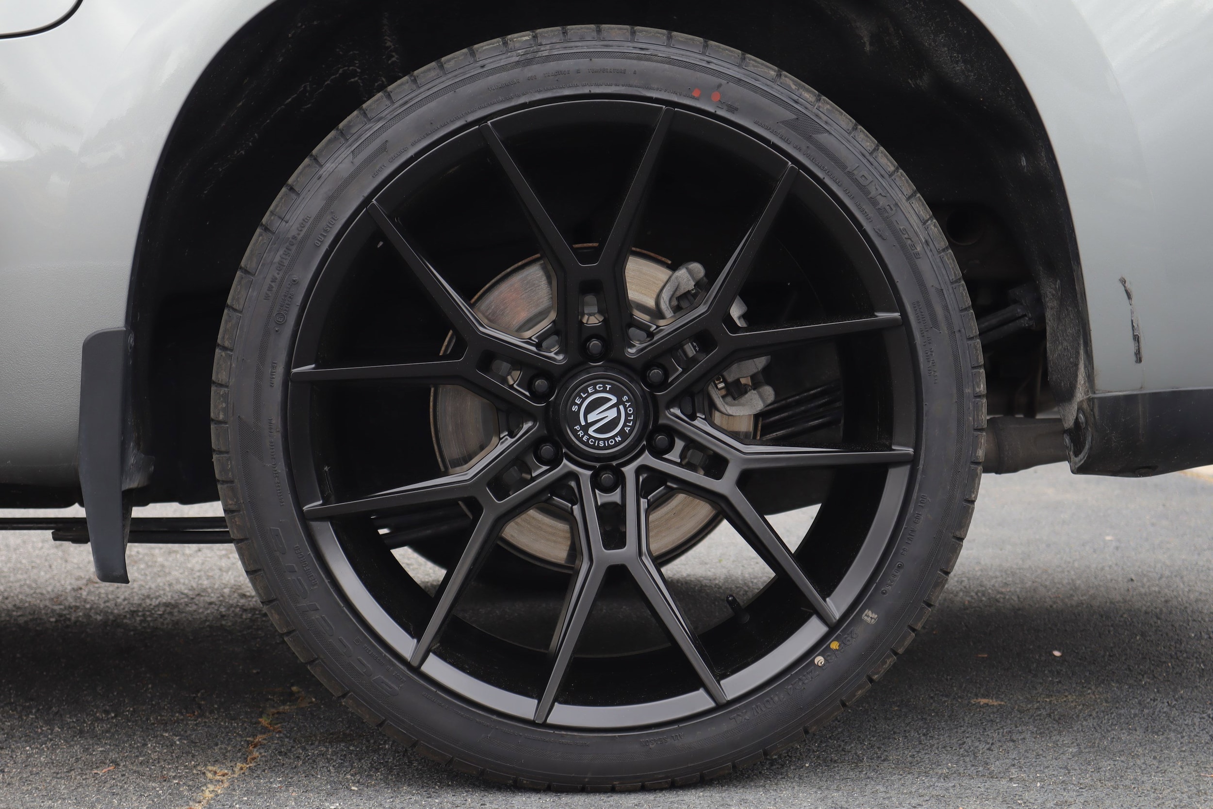 2024 Chevrolet Silverado 1500 RST photo 5