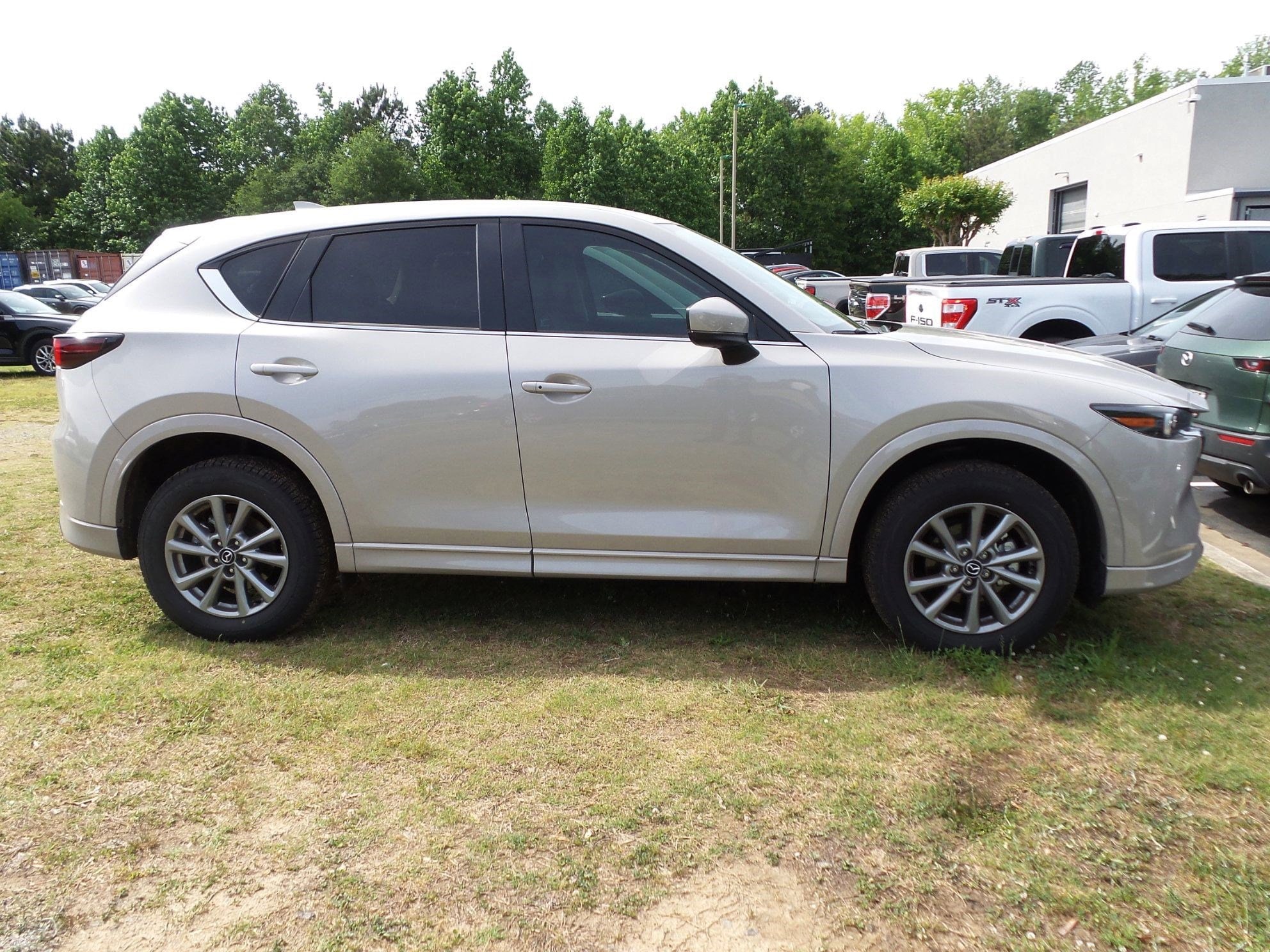 2025 Mazda CX-5 2.5 S Select Package photo 5