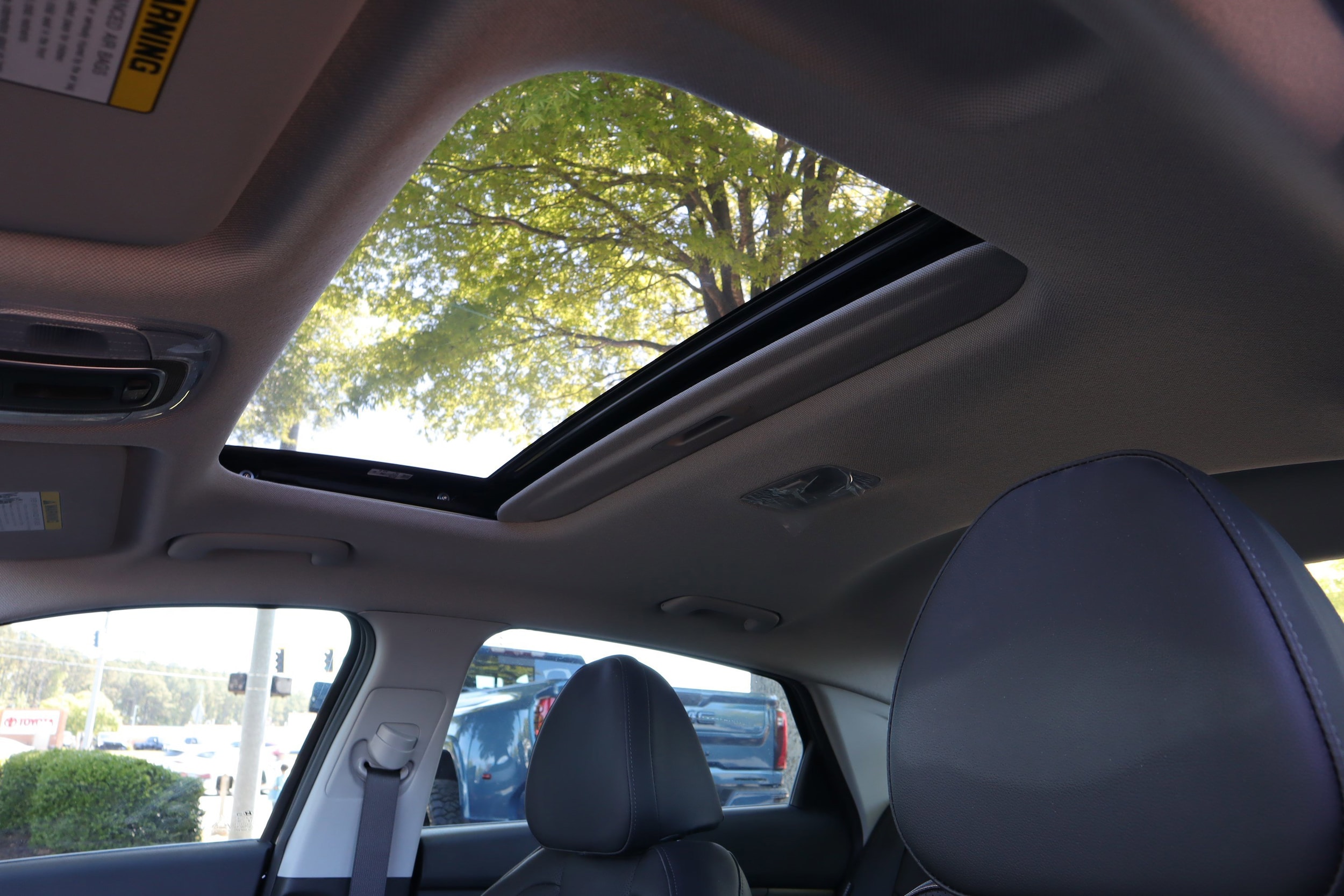 2024 Hyundai Elantra Hybrid Limited photo 3