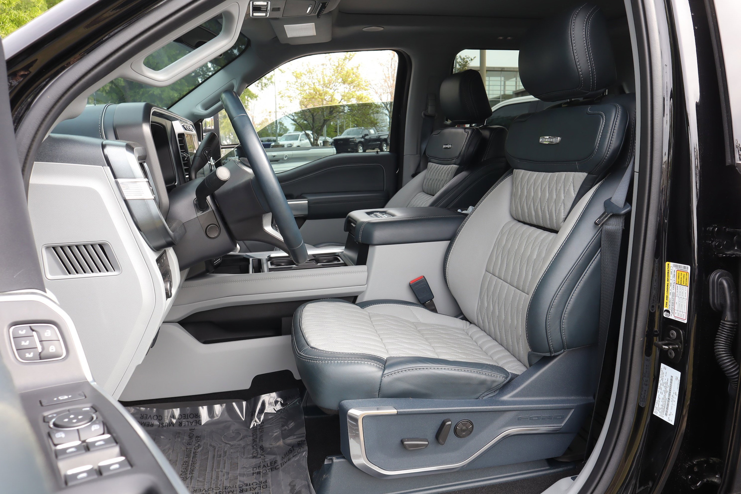 2024 Ford Super Duty F-250 SRW Limited photo 3