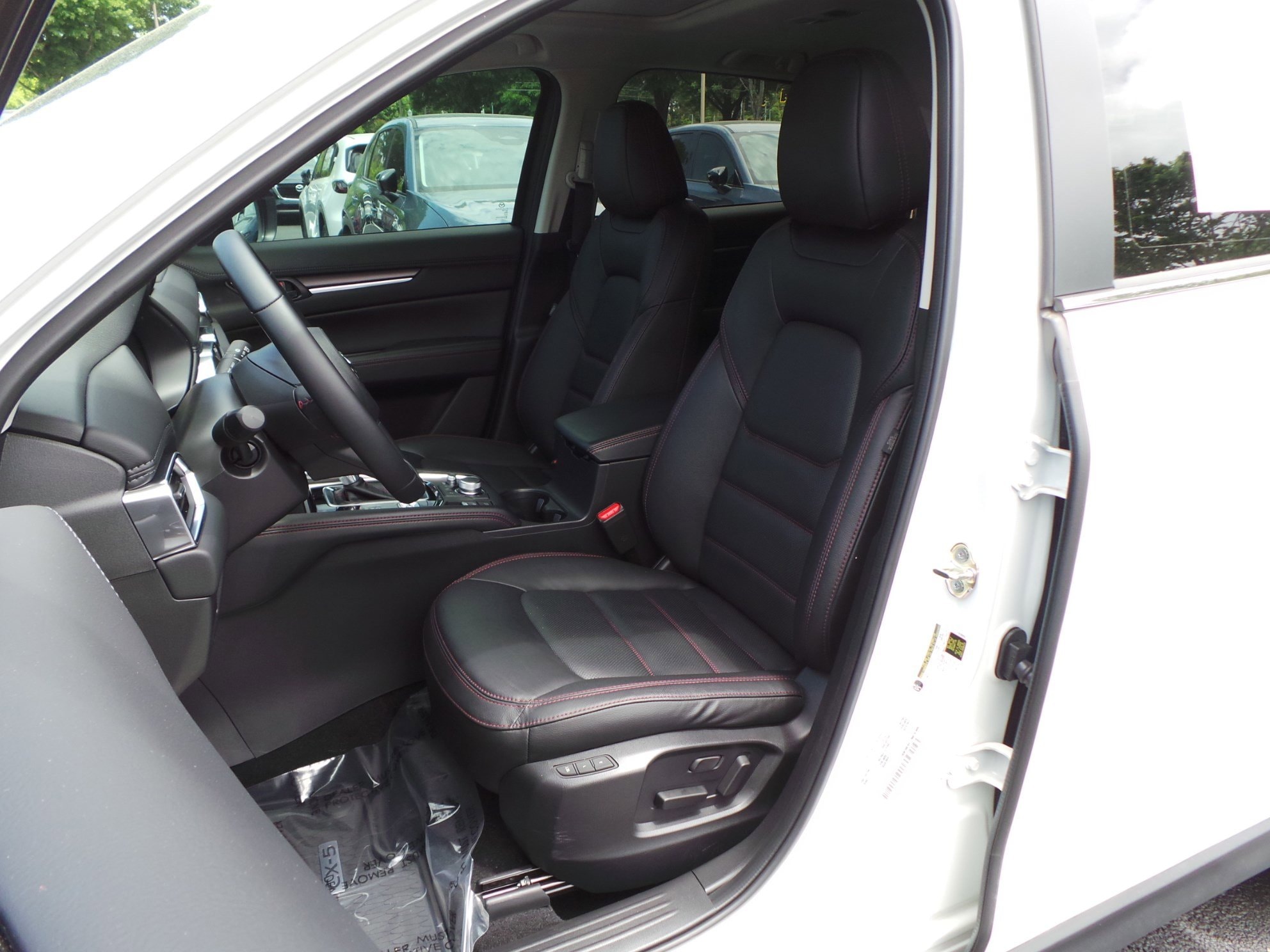 2025 Mazda CX-5 2.5 S Carbon Edition photo 3