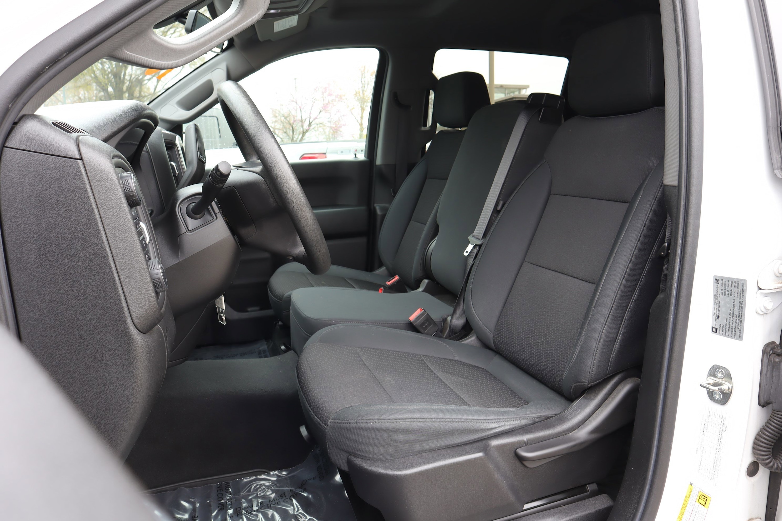 2019 Chevrolet Silverado 1500 Custom photo 3