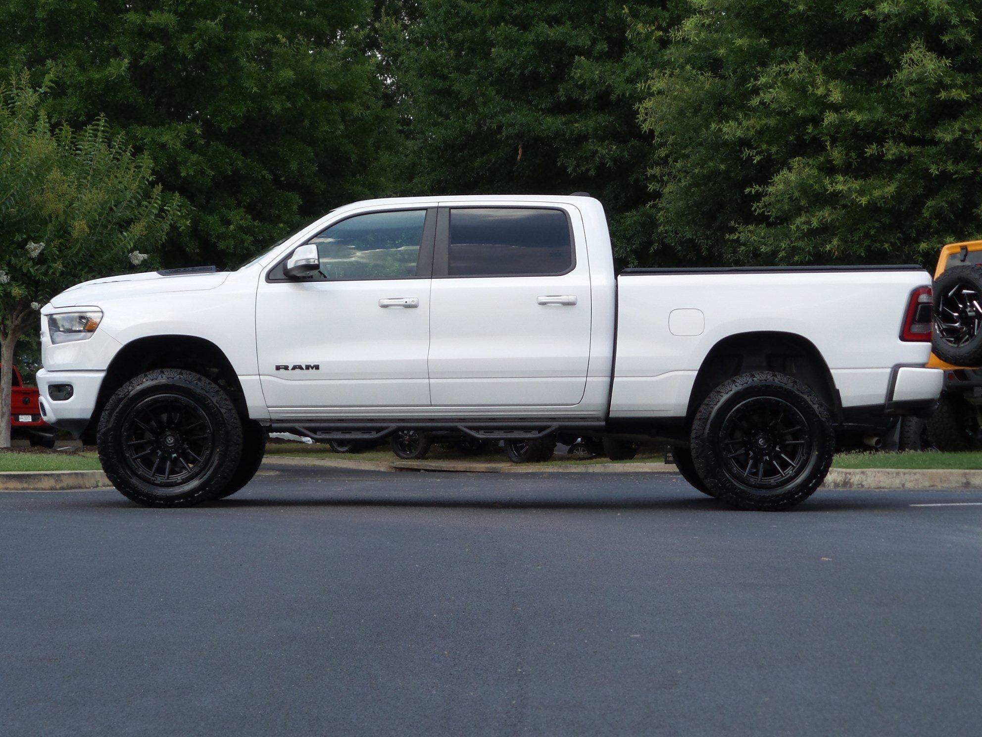 2019 Ram 1500 SPORT photo 4