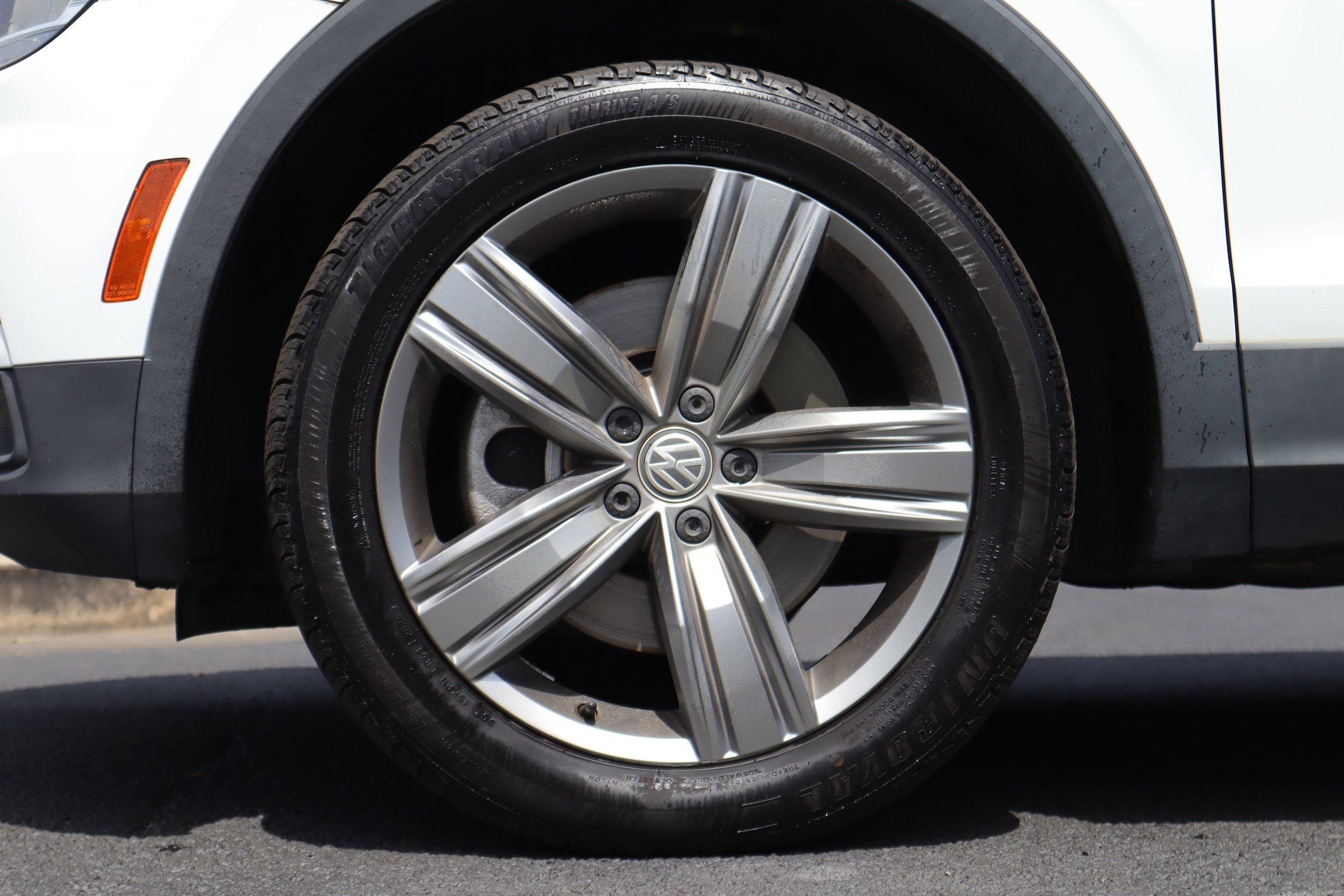 2021 Volkswagen Tiguan SEL photo 5