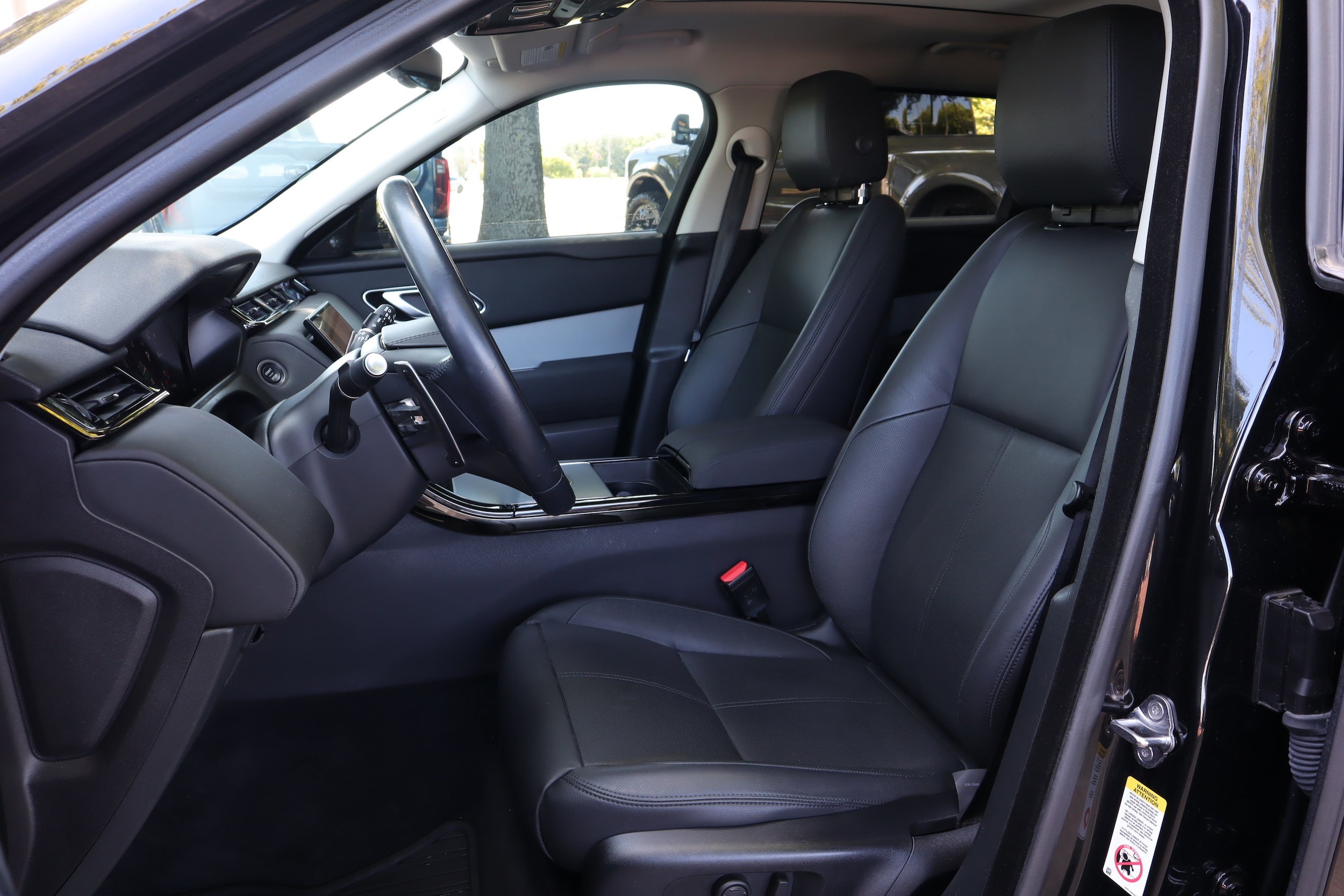 2024 Land Rover Range Rover Velar S photo 3