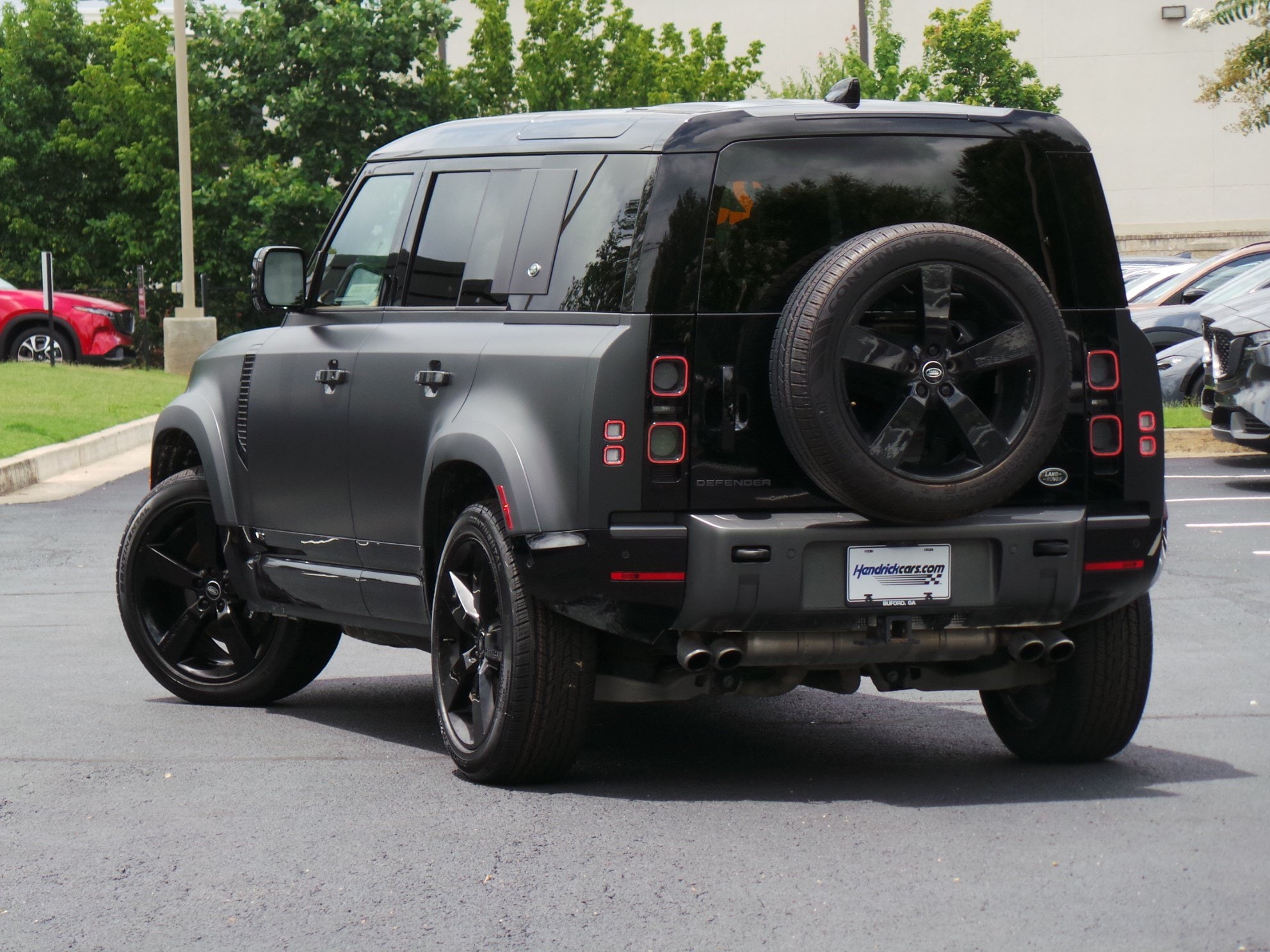 2023 Land Rover Defender V8