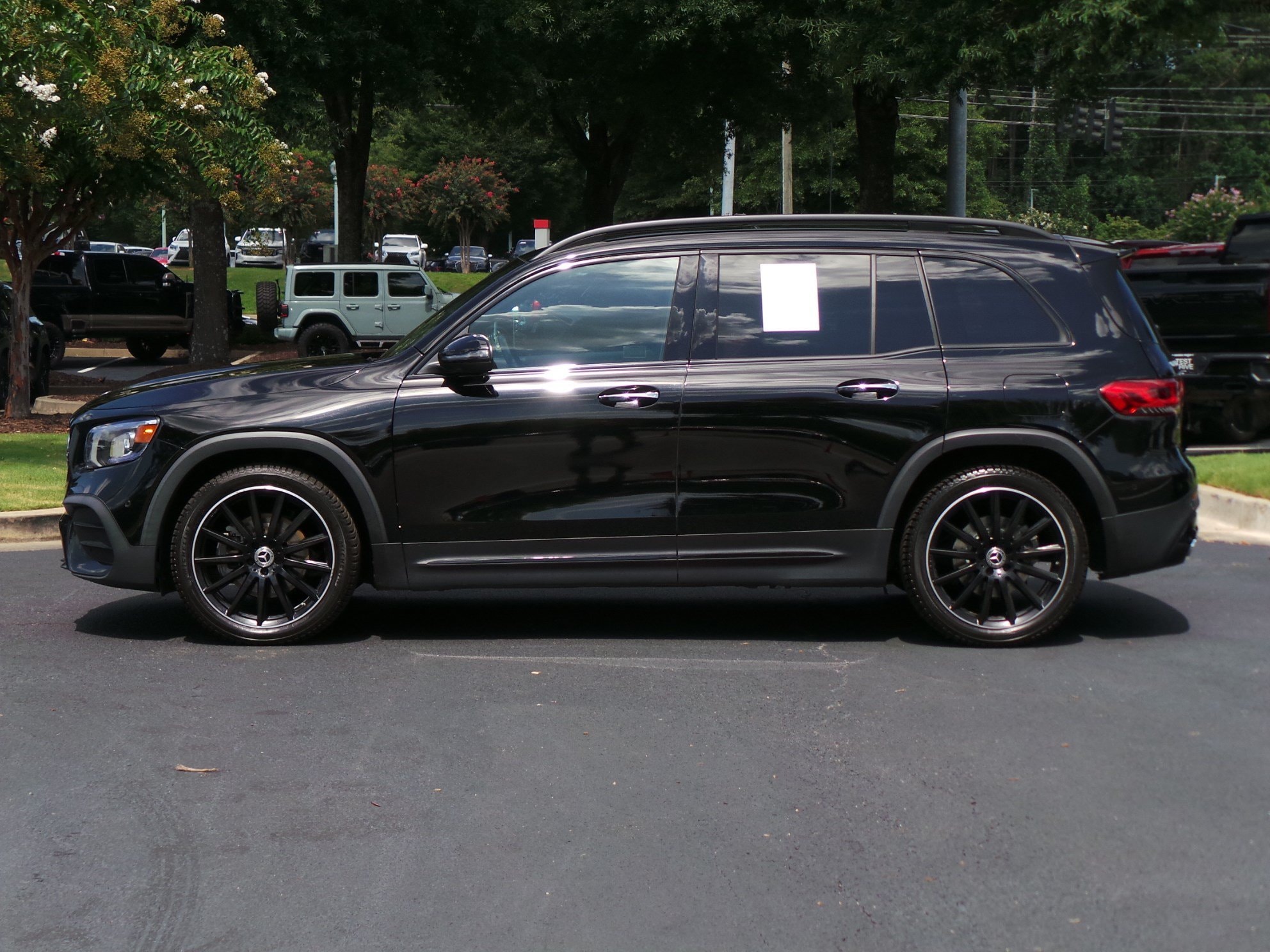 2023 Mercedes-Benz GLB 250