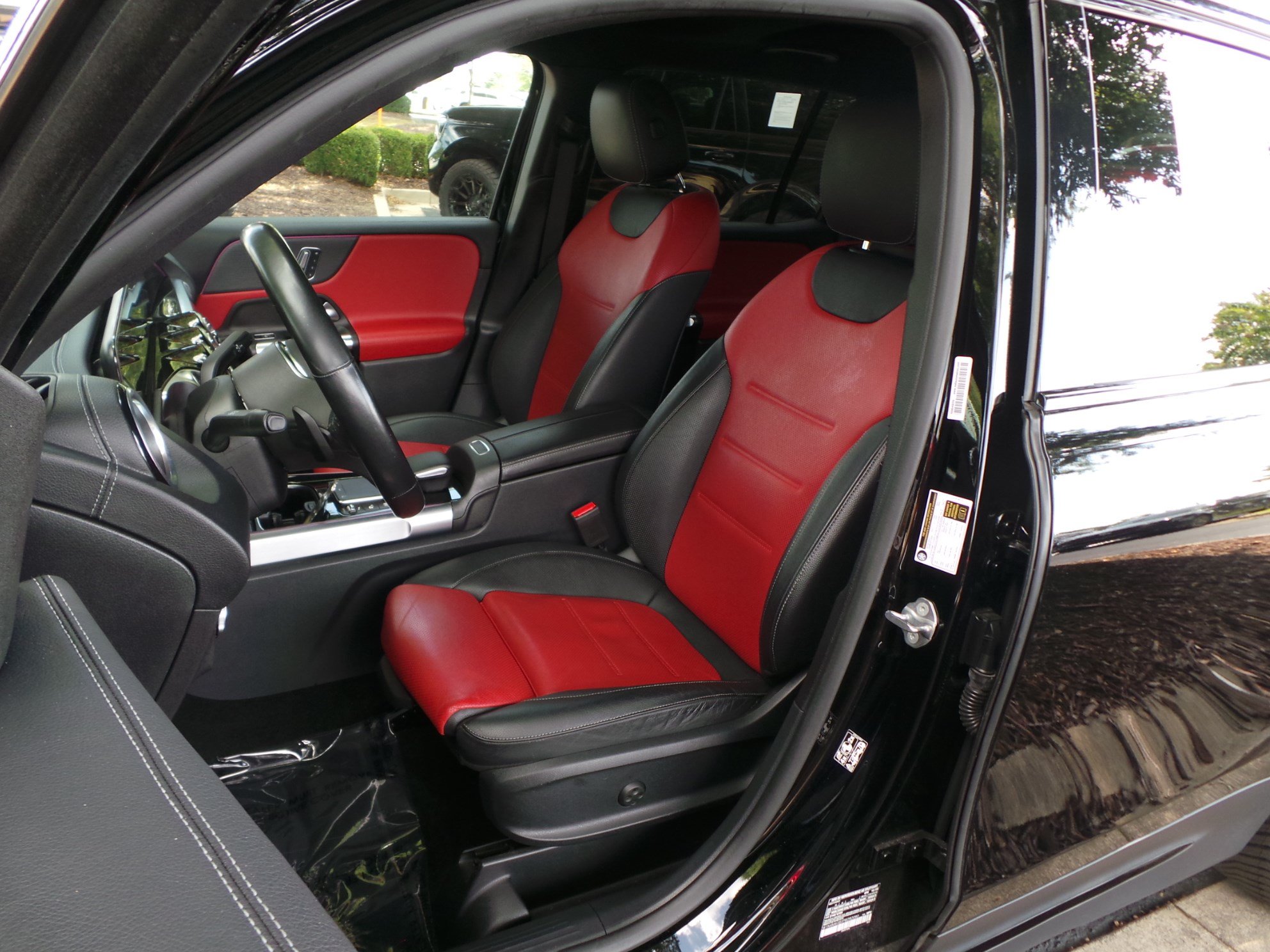 2023 Mercedes-Benz GLB 250