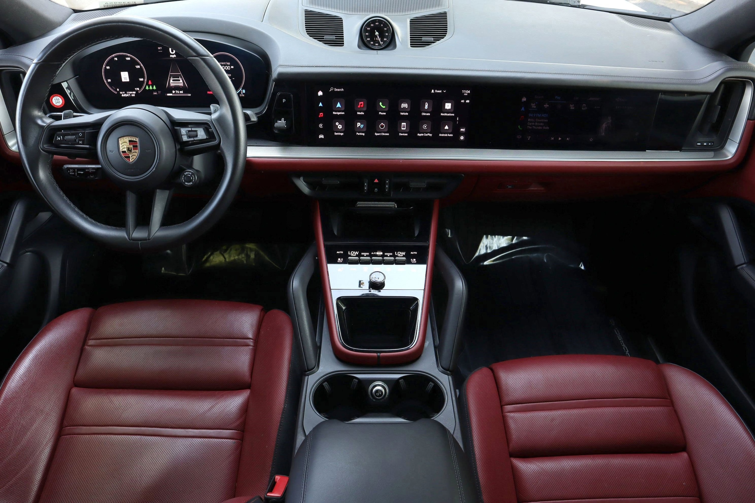 2024 Porsche Cayenne photo 5