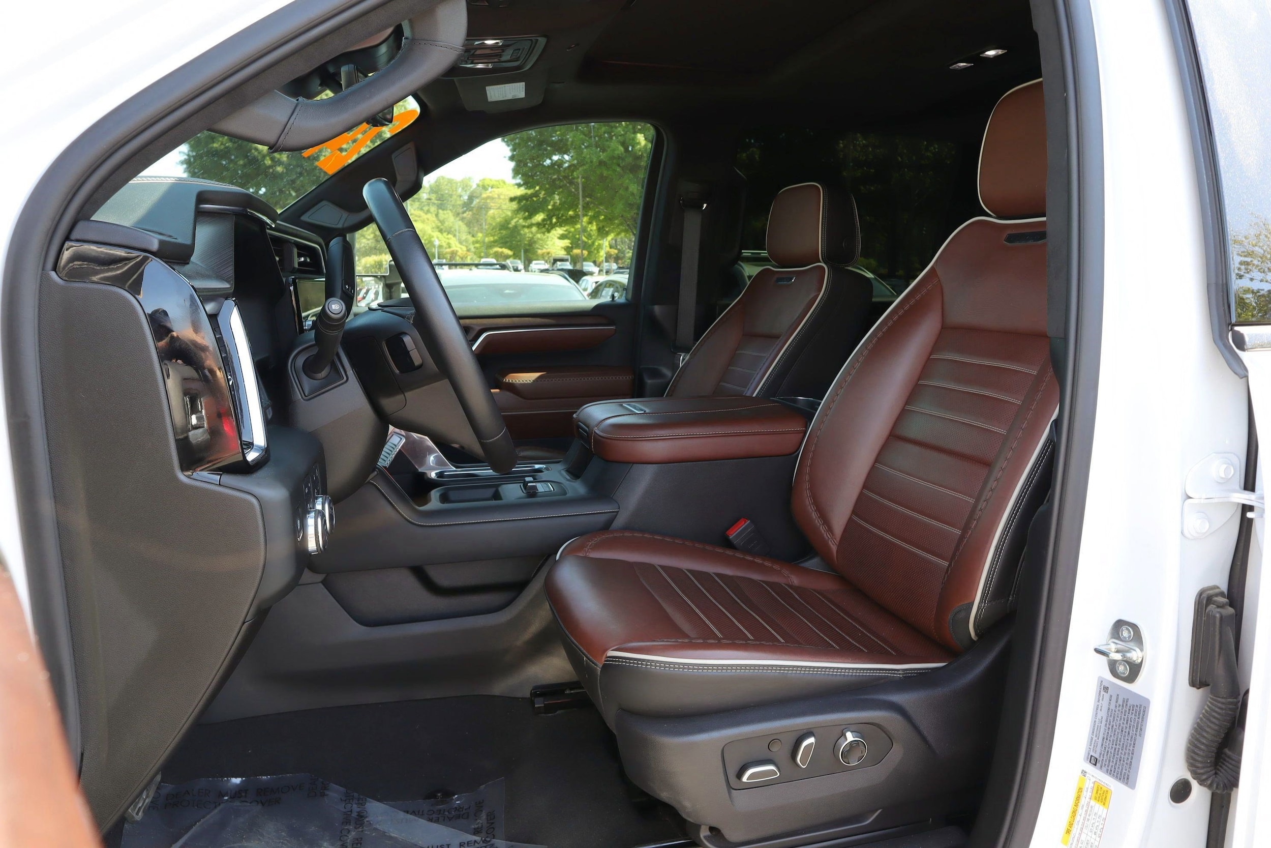 2024 GMC Sierra 3500HD Denali Ultimate photo 3