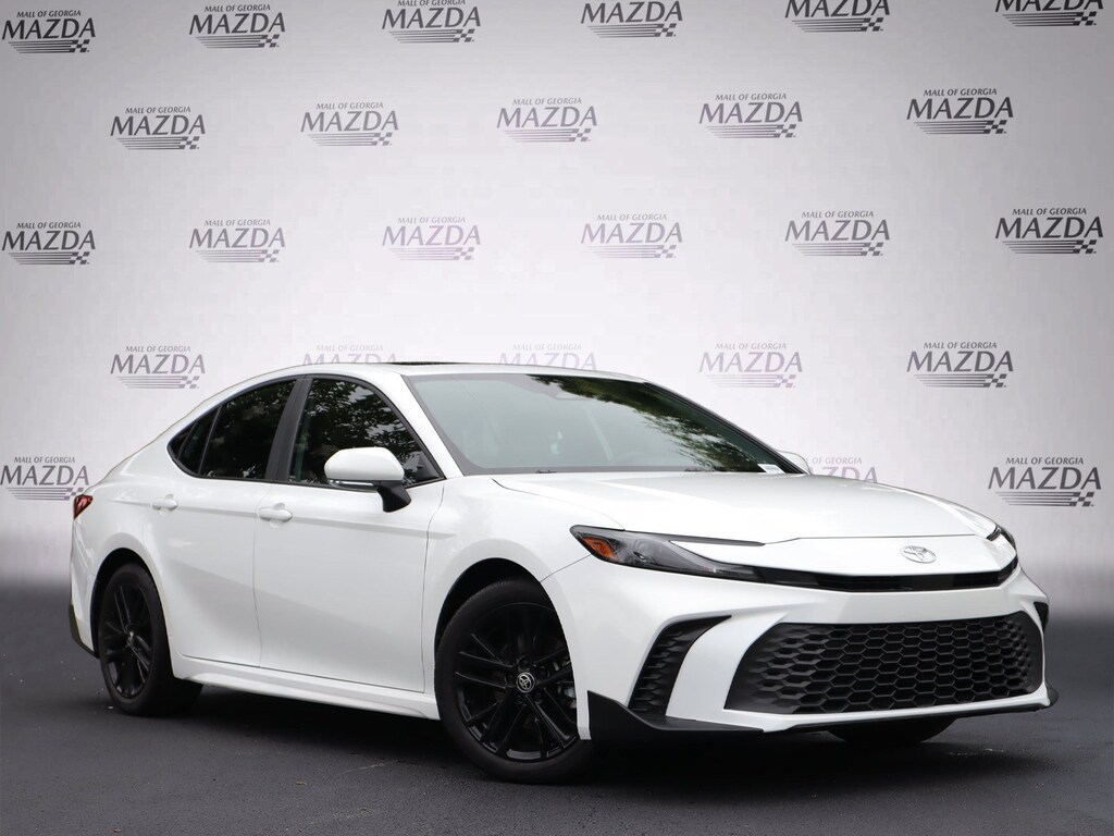 Used 2025 Toyota Camry SE Sedan