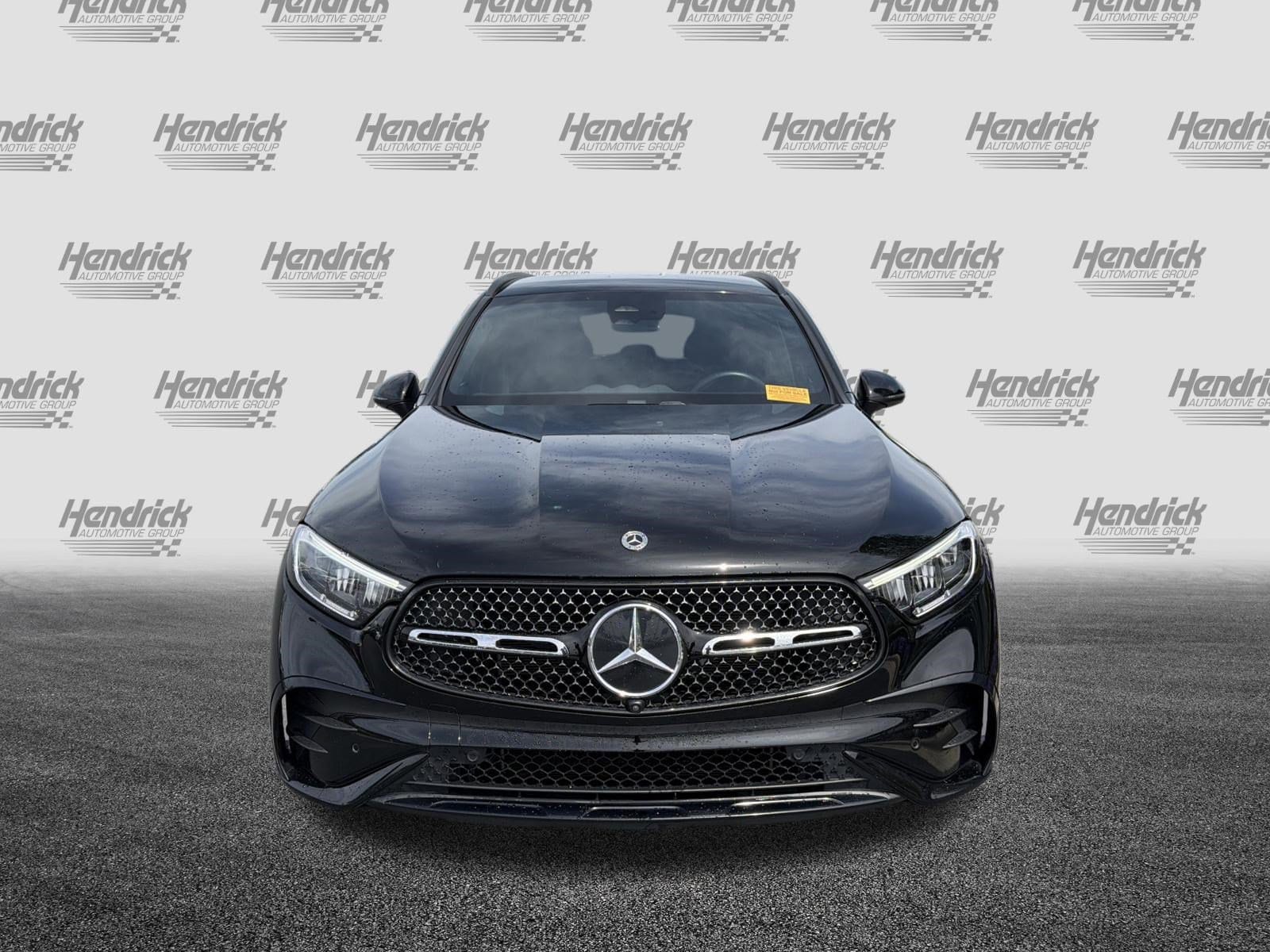 2023 Mercedes-Benz GLC 300 photo 2