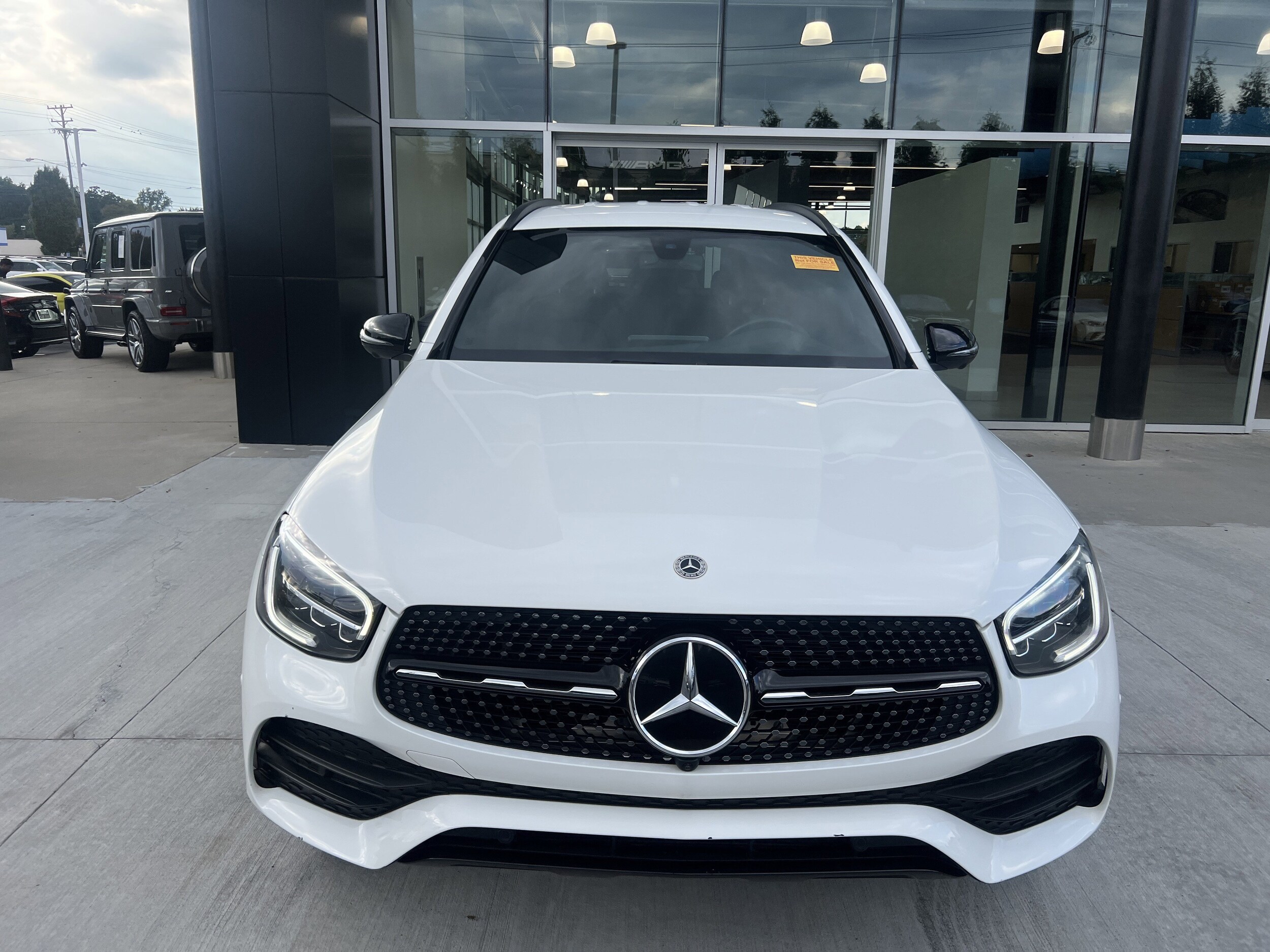 2021 Mercedes Benz GLC 300 photo 2