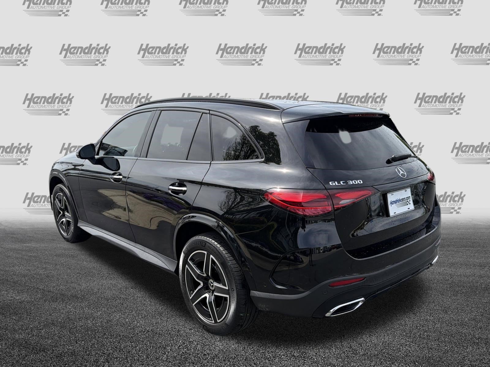 2023 Mercedes-Benz GLC 300 photo 3