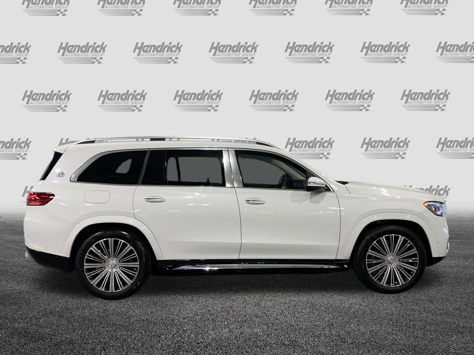 2025 Mercedes Benz GLS Maybach 600 photo 3