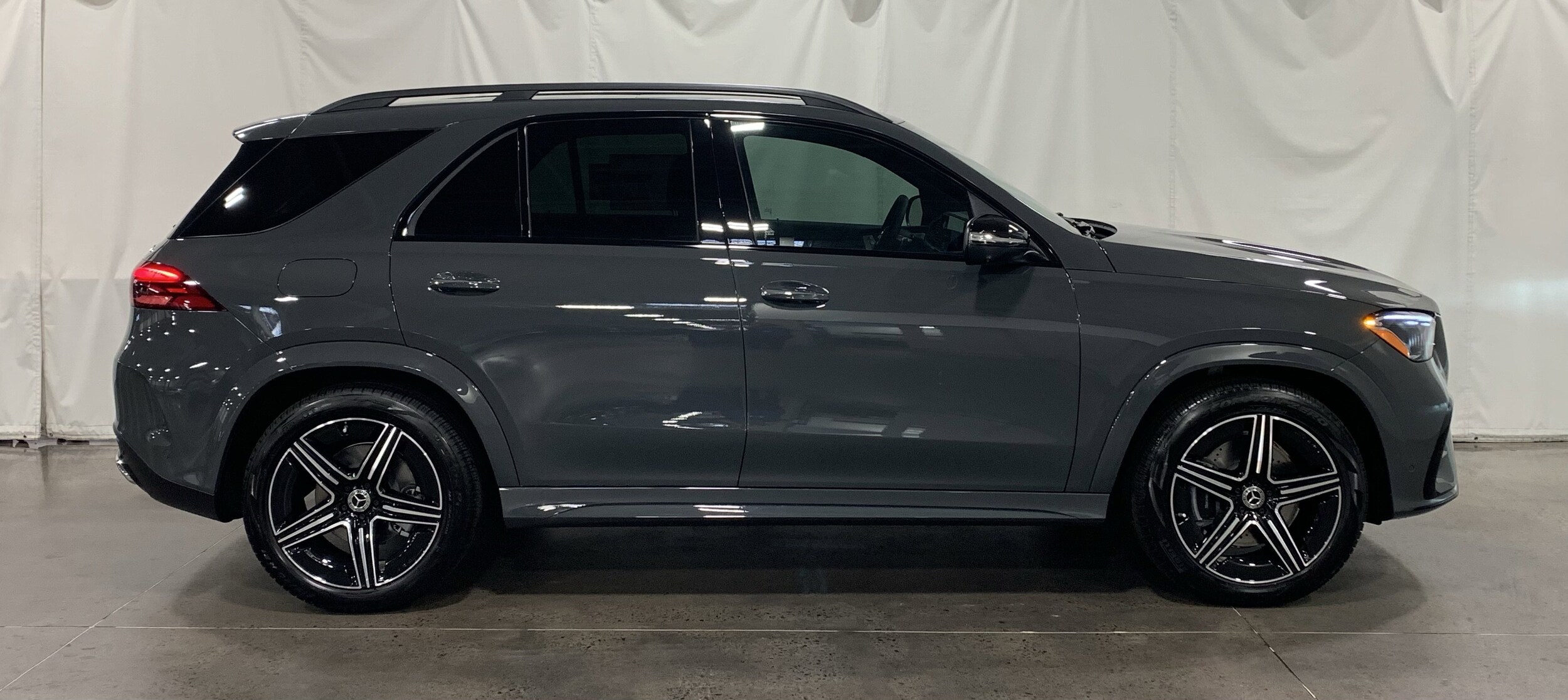 2026 Mercedes Benz GLE 450 4MATIC photo 3