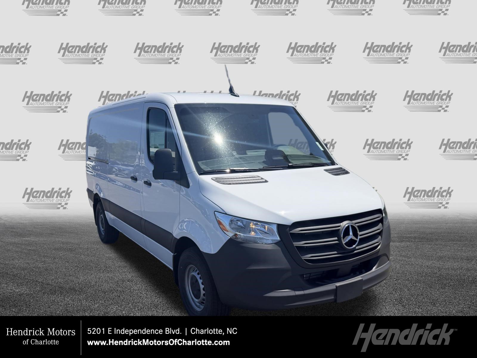 2026 Mercedes-Benz Sprinter 2500 144 WB's photo