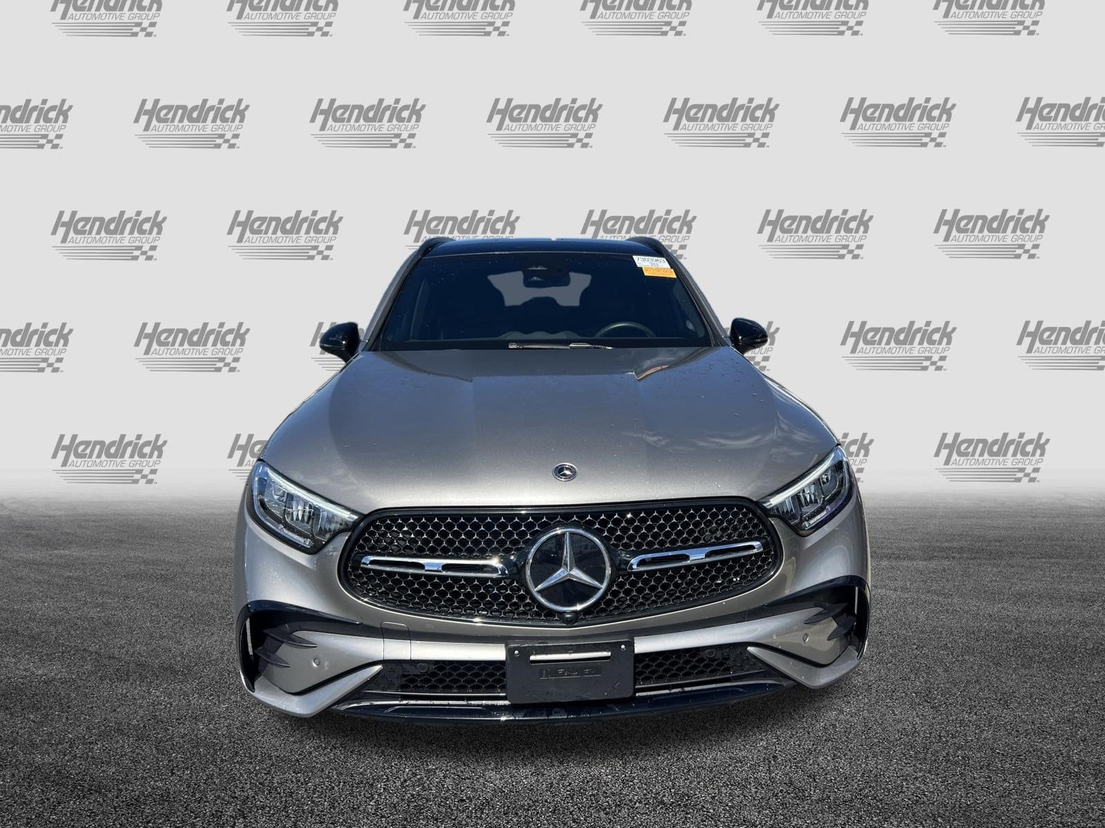 2024 Mercedes-Benz GLC 300 photo 2