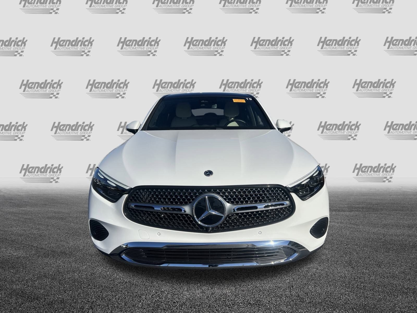 2025 Mercedes Benz GLC 300 4MATIC photo 3