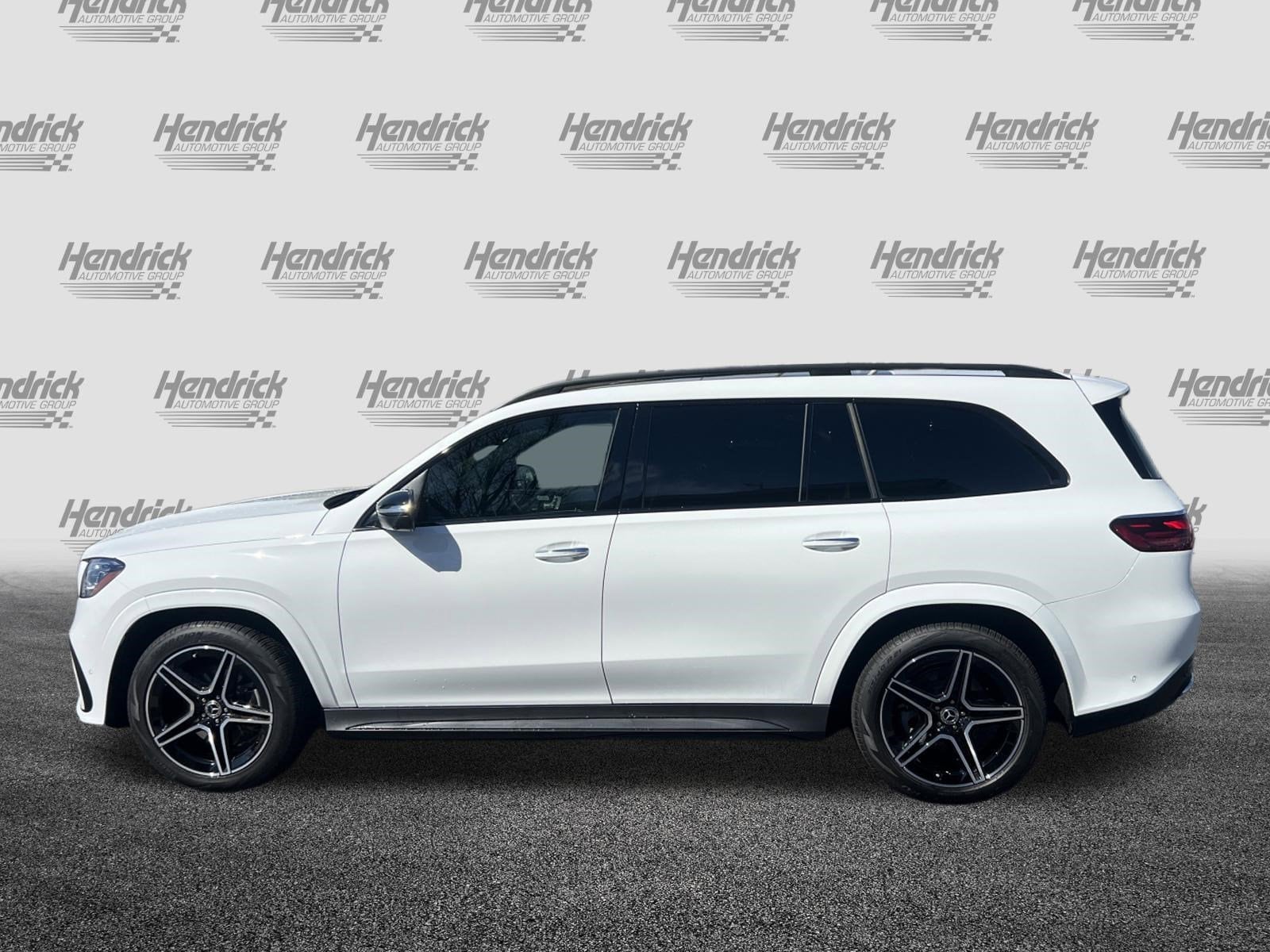 2025 Mercedes-Benz GLS 450 photo 6