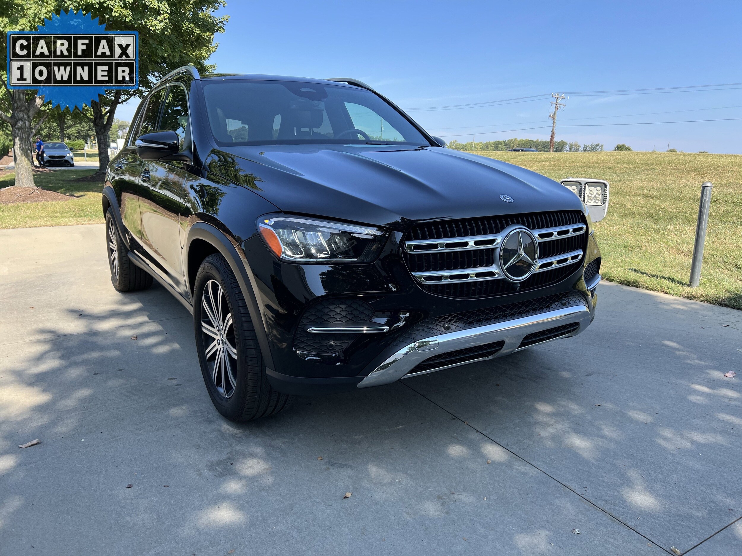 2025 Mercedes Benz GLE 450e 4MATIC photo 2