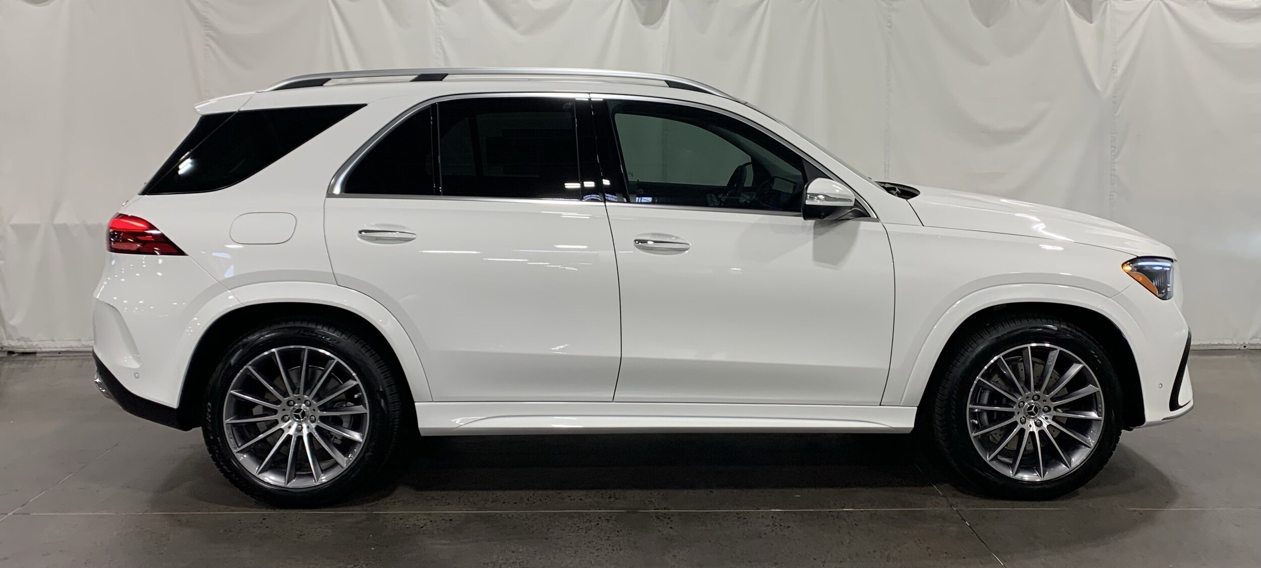 2026 Mercedes Benz GLE 350 4MATIC photo 2