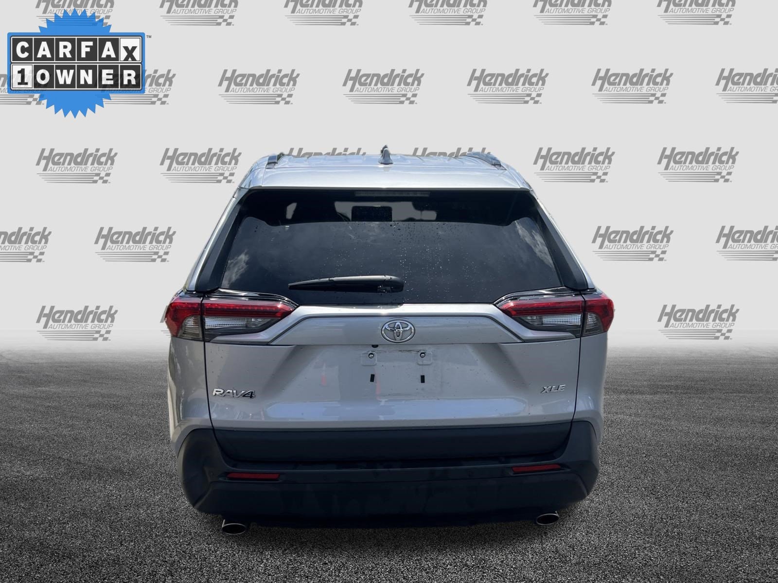 2023 Toyota RAV4 XLE Premium photo 3