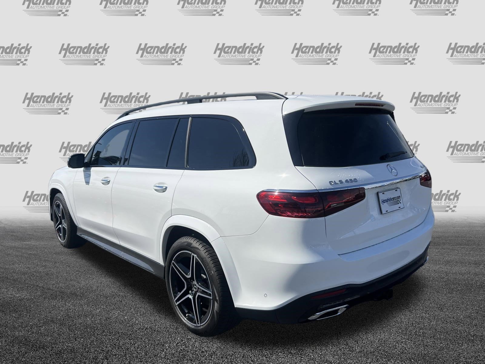 2025 Mercedes-Benz GLS 450 photo 3