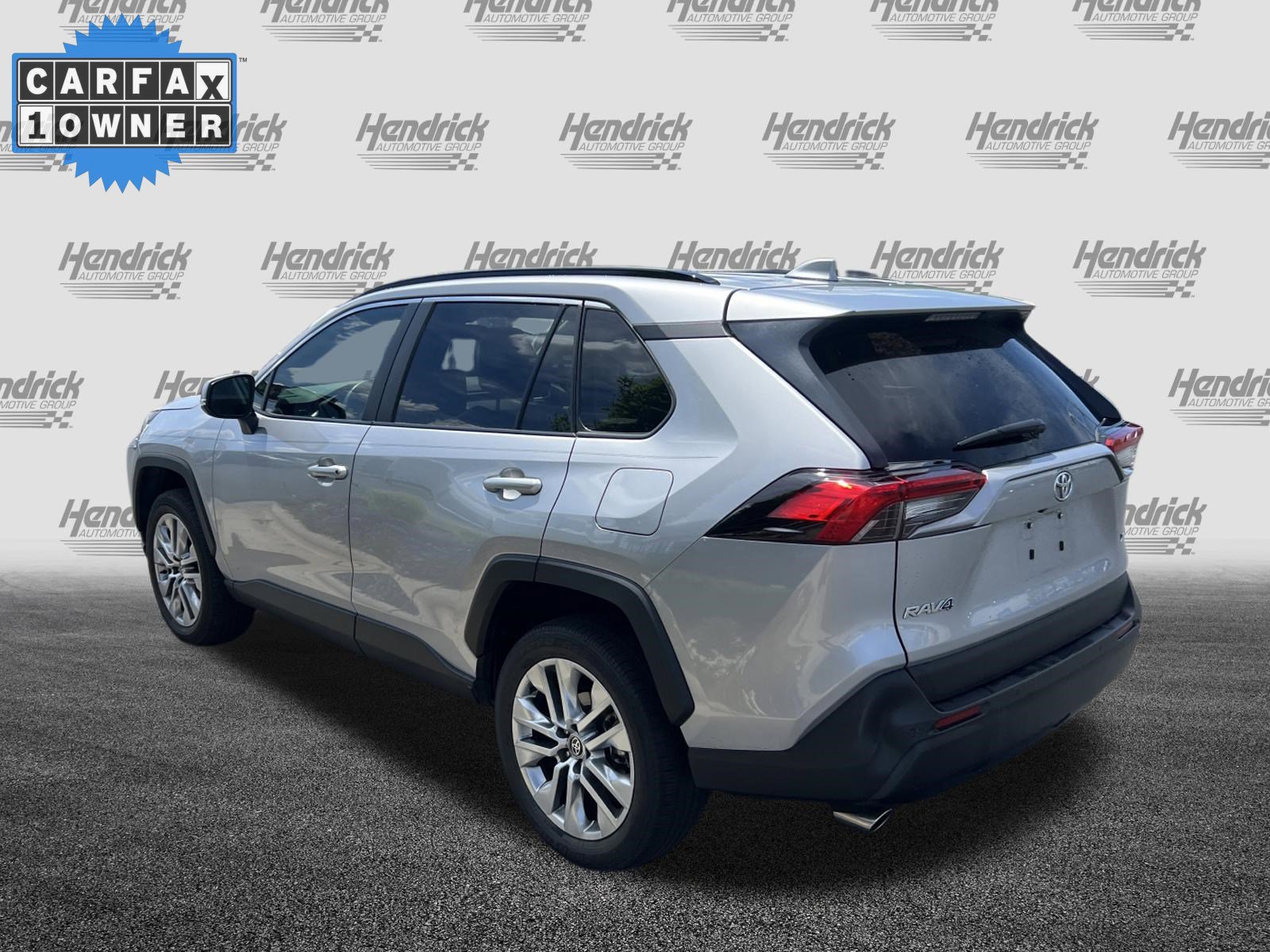 2023 Toyota RAV4 XLE Premium photo 6