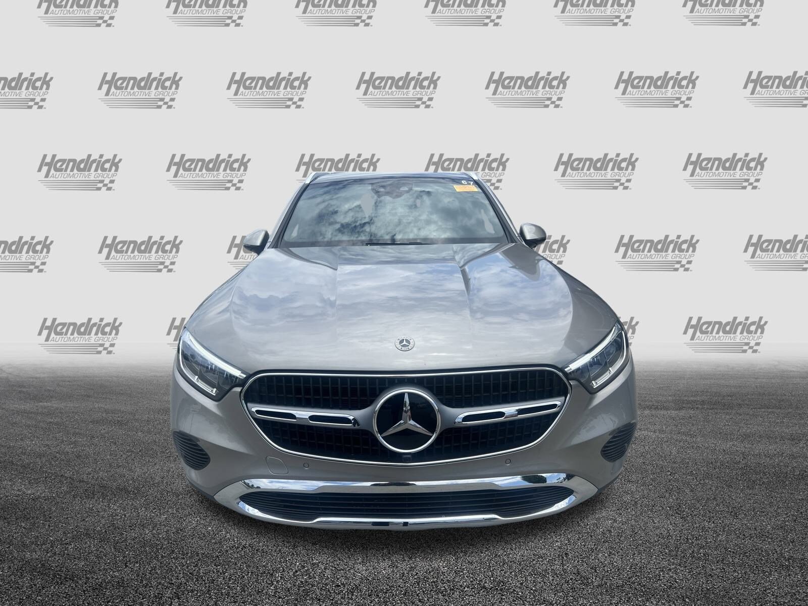 2024 Mercedes Benz GLC 300 photo 3