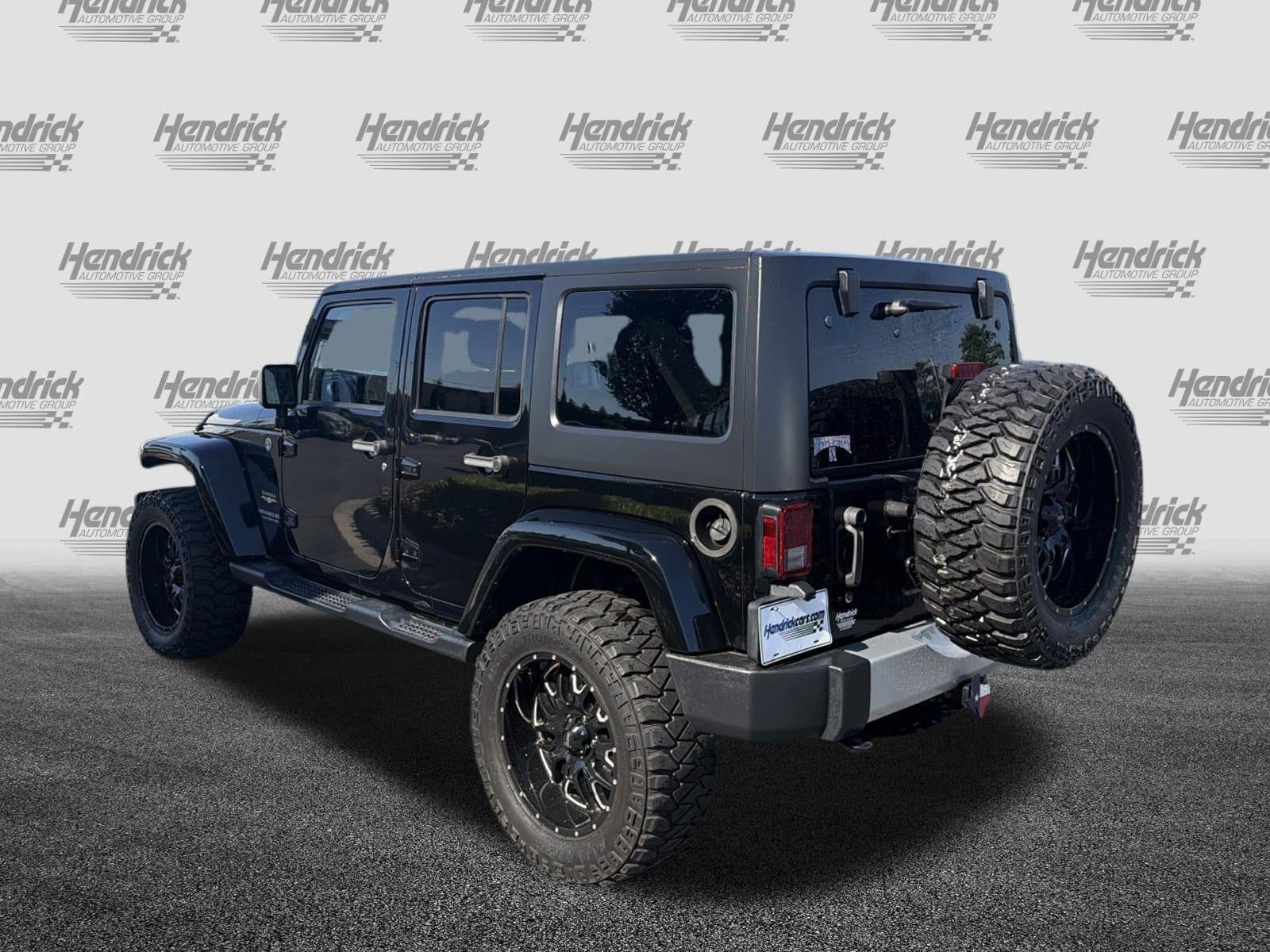 2014 Jeep Wrangler Unlimited Sahara photo 3