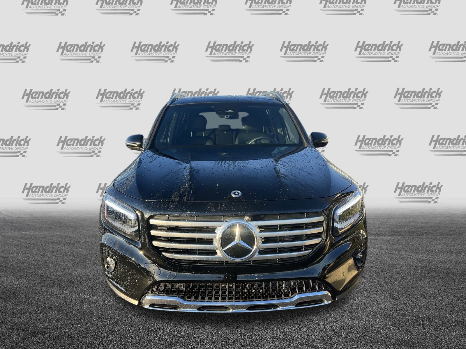2025 Mercedes-Benz GLB 250 photo 2
