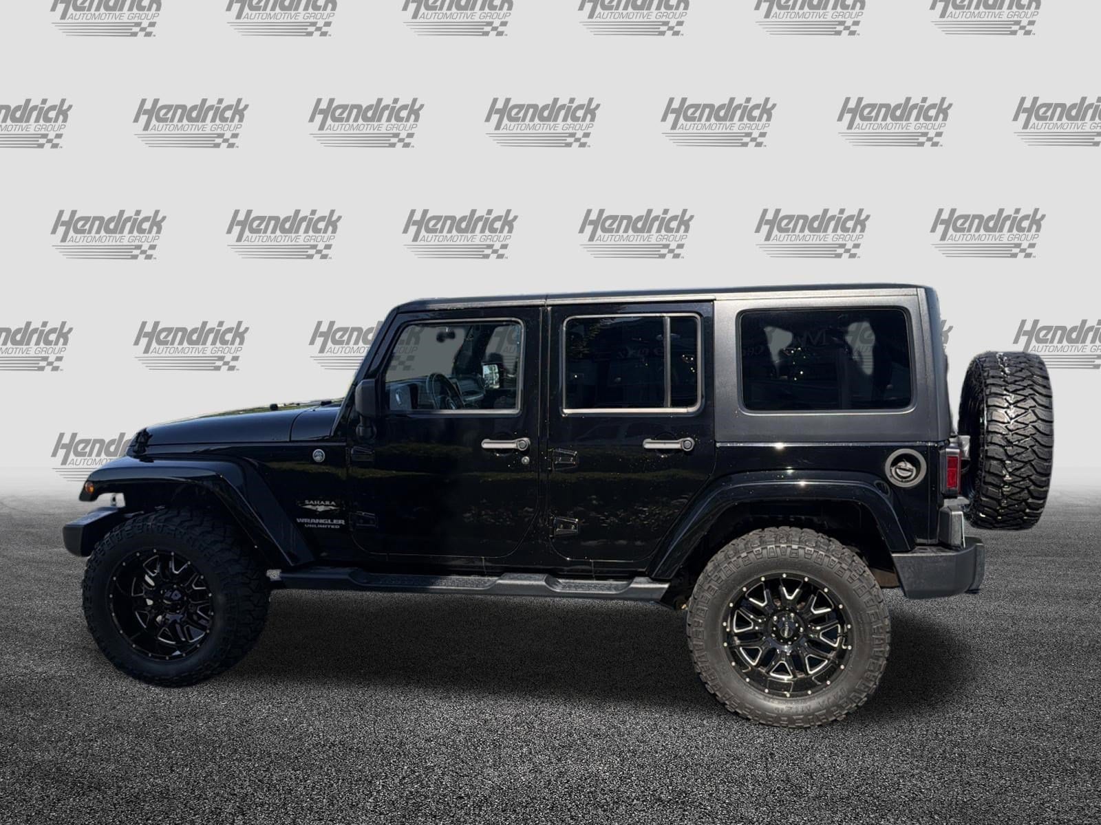 2014 Jeep Wrangler Unlimited Sahara photo 6