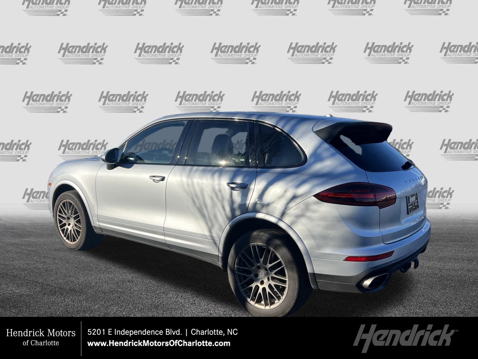 2018 Porsche Cayenne Platinum Edition's photo