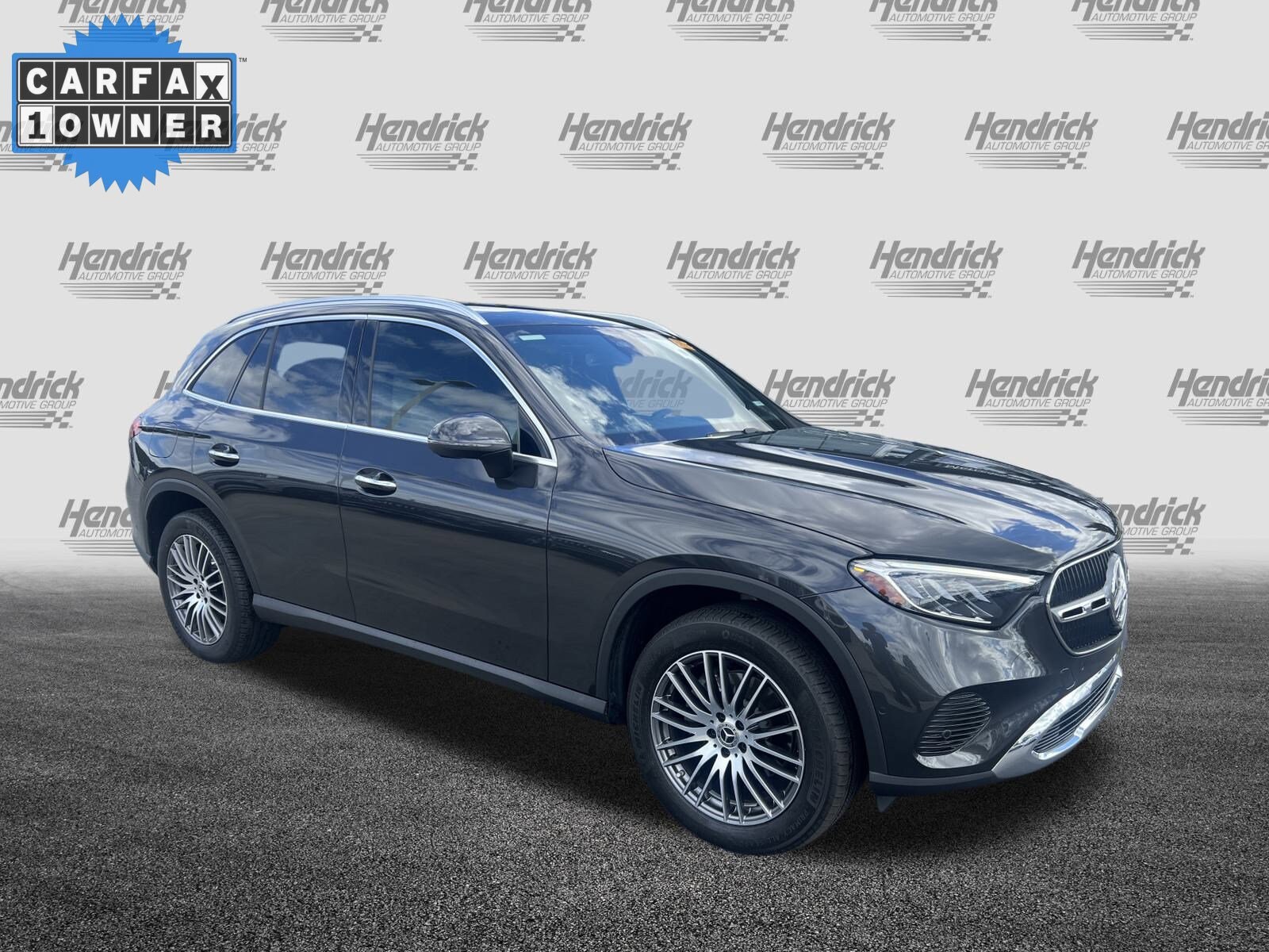 2024 Mercedes Benz GLC 300 photo 2
