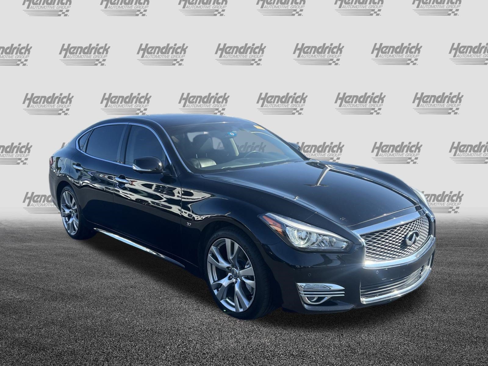 INFINITI Q70L 3.7