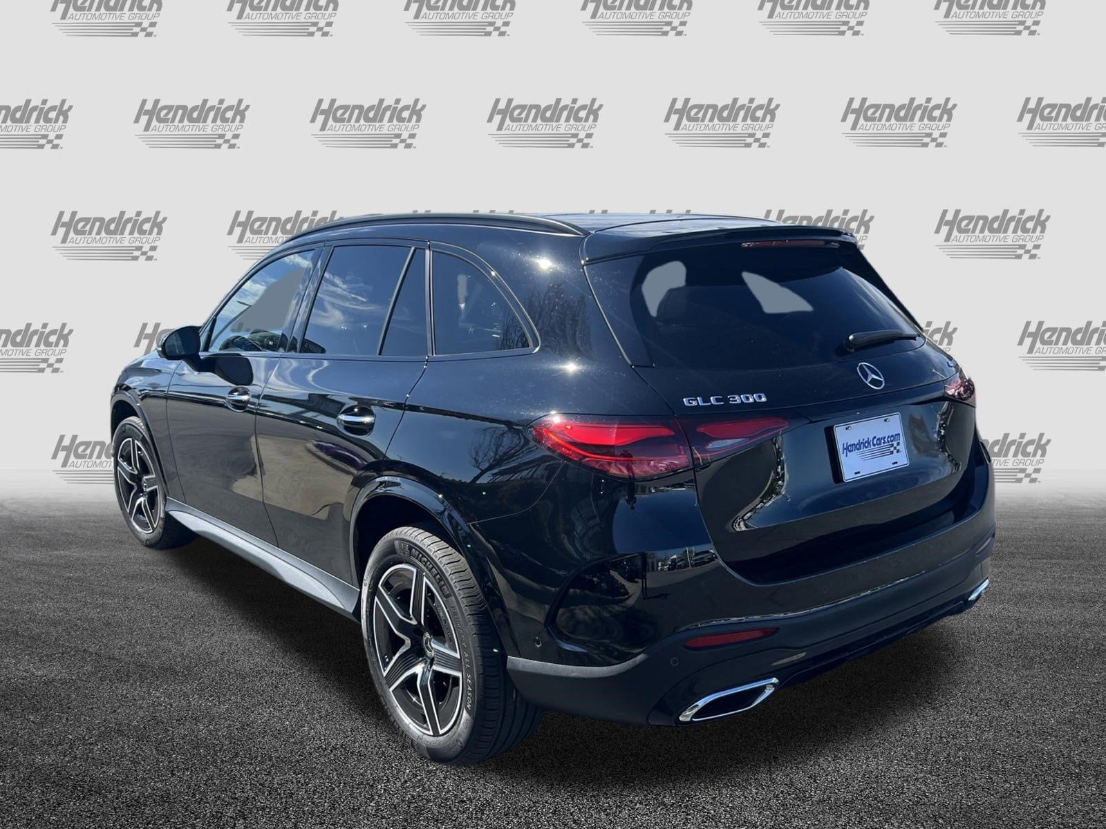 2023 Mercedes-Benz GLC 300 photo 3