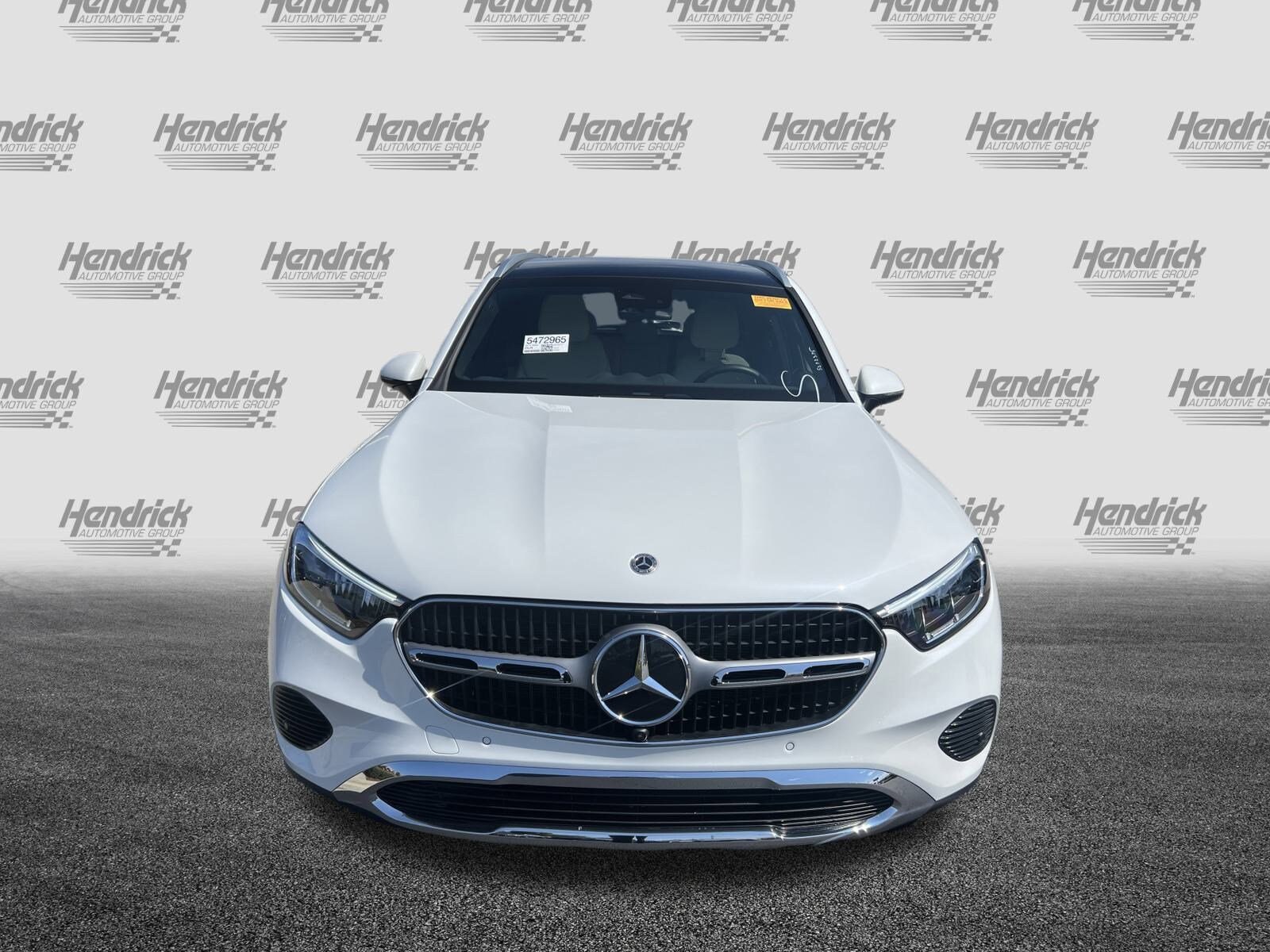 2024 Mercedes Benz GLC 300 photo 3