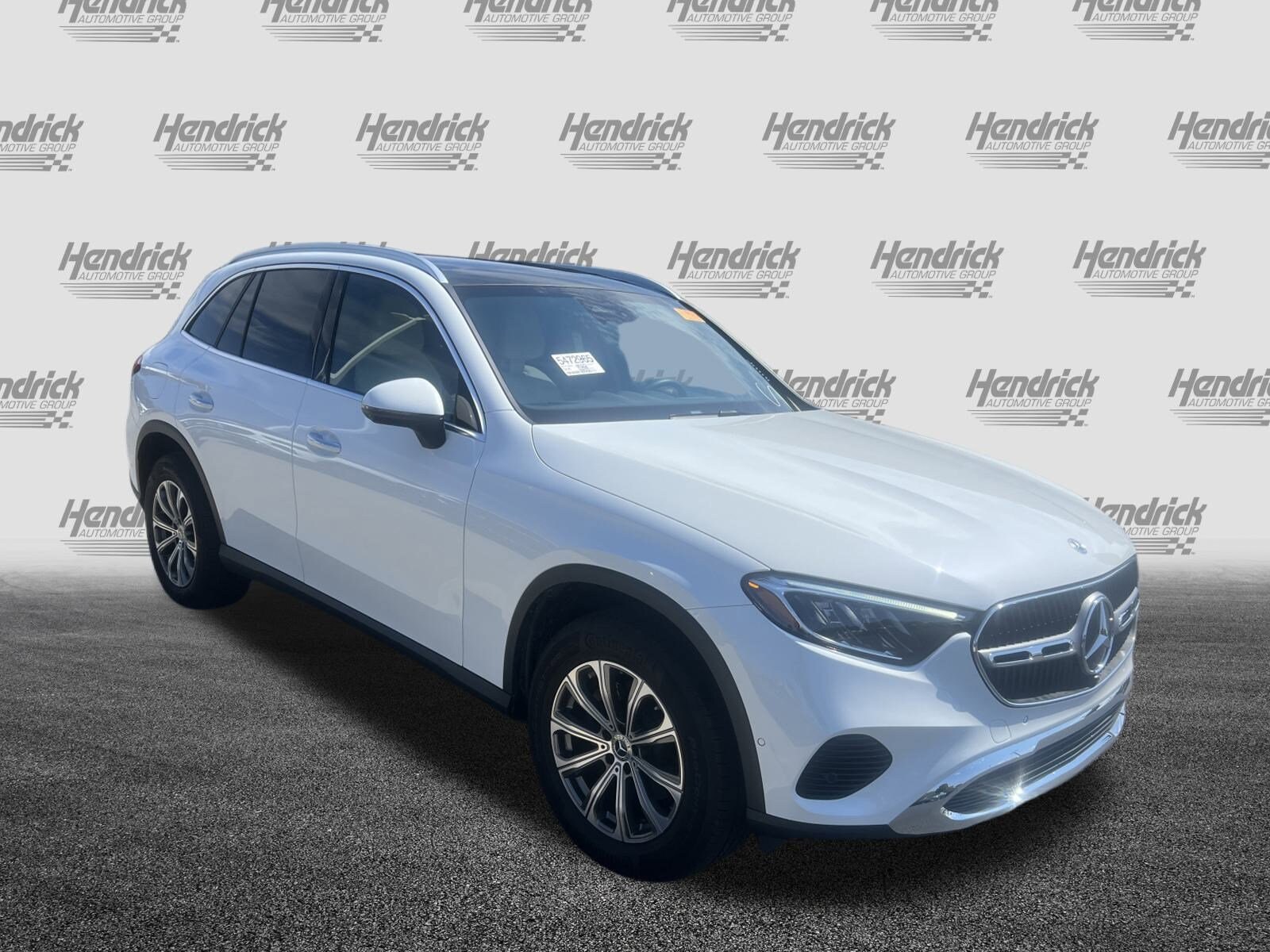 2024 Mercedes Benz GLC 300 photo 2